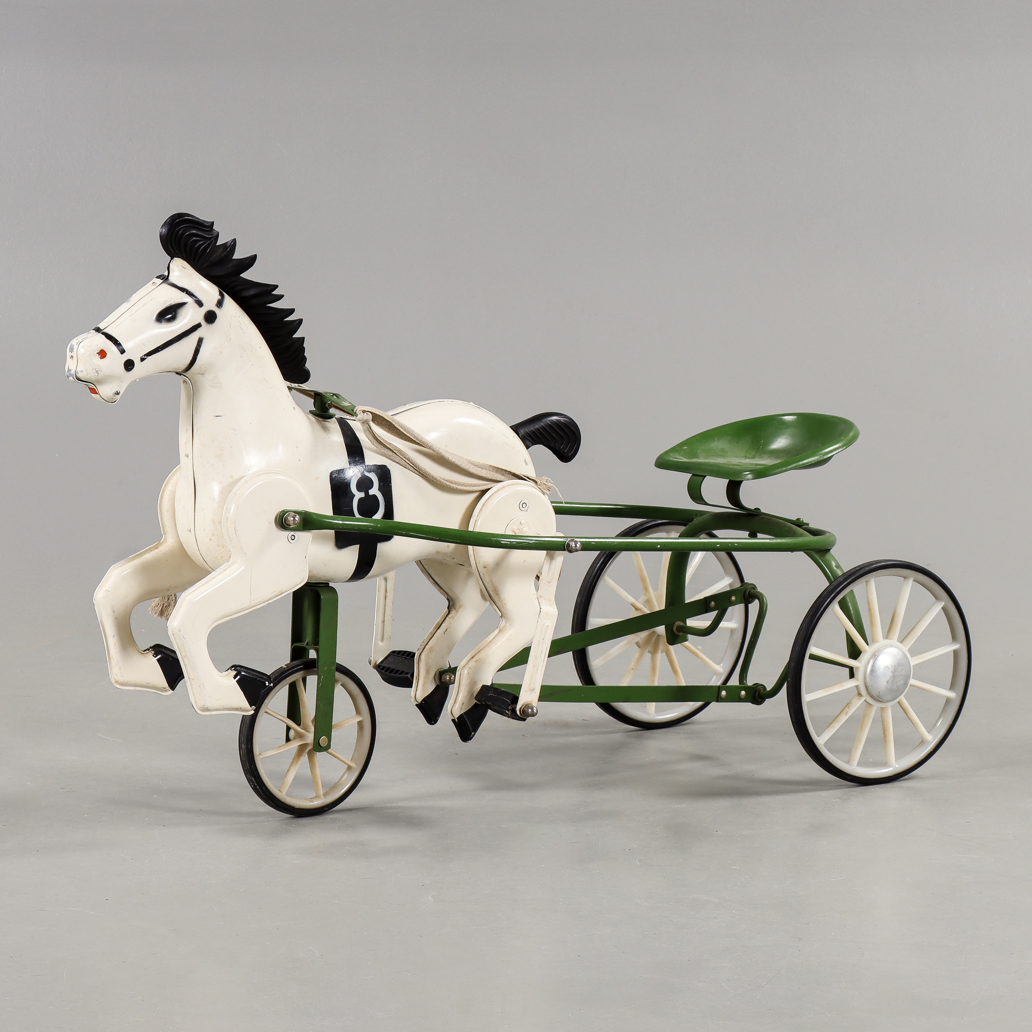 HÄST med sulky, plåt, 1900-talets mitt.