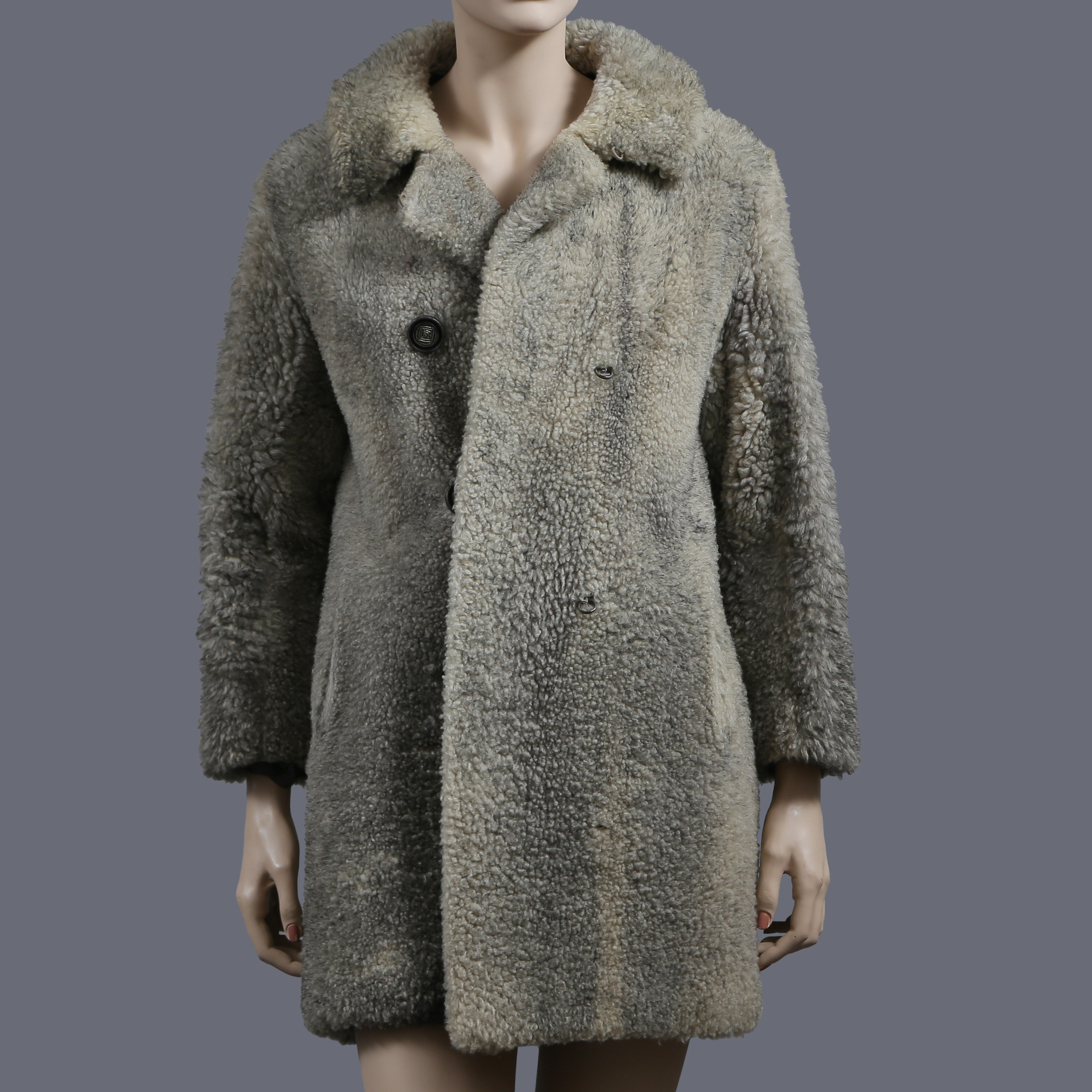 KAPPA, FÅRSKINNSPÄLS, PIXBO, MODERN SWEDISH DESIGN, STORLEK SMALL.