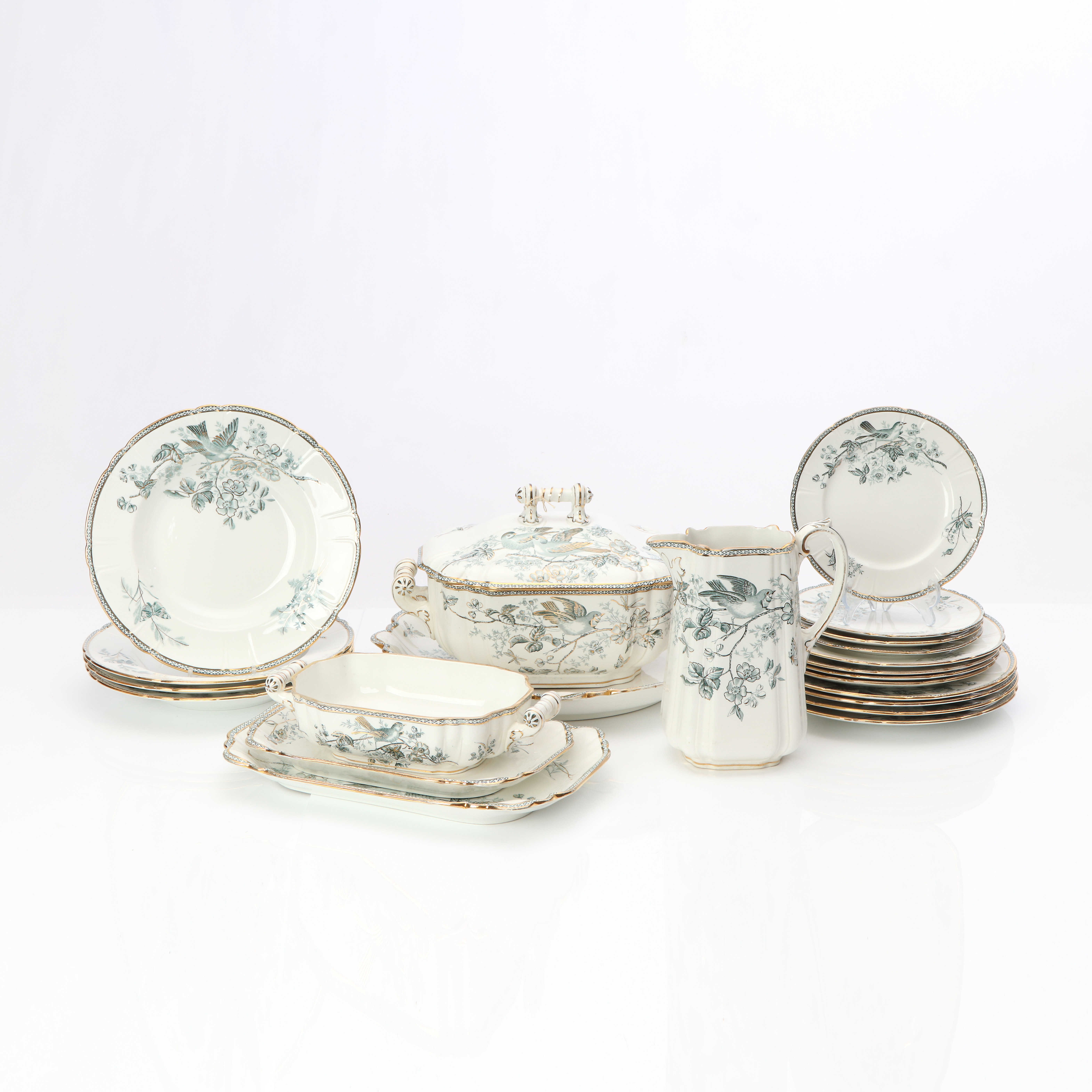 WEXIÖ GULD, SERVISDELAR, 22 ST. Flintgods med dekor i grönt och guld. Gustavsberg.