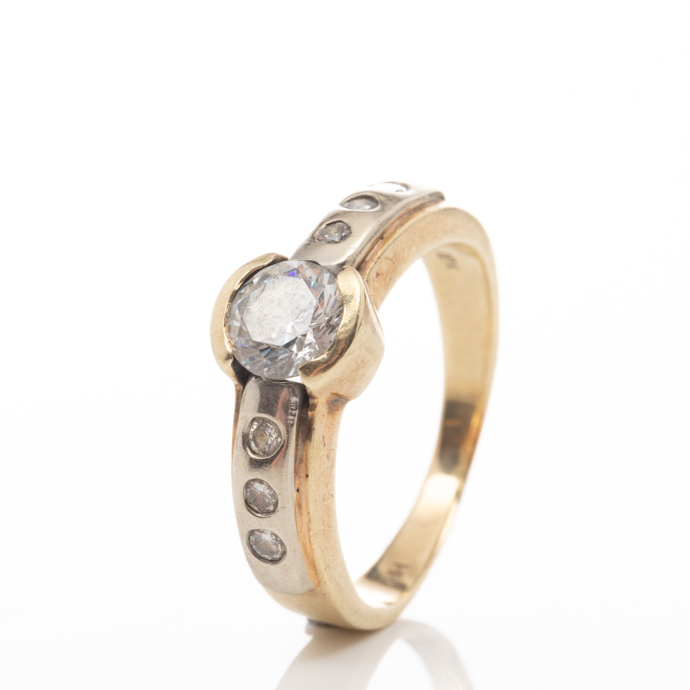 RING, 10K guld, Briljanter 0,12 ct, Cubic zirkon.