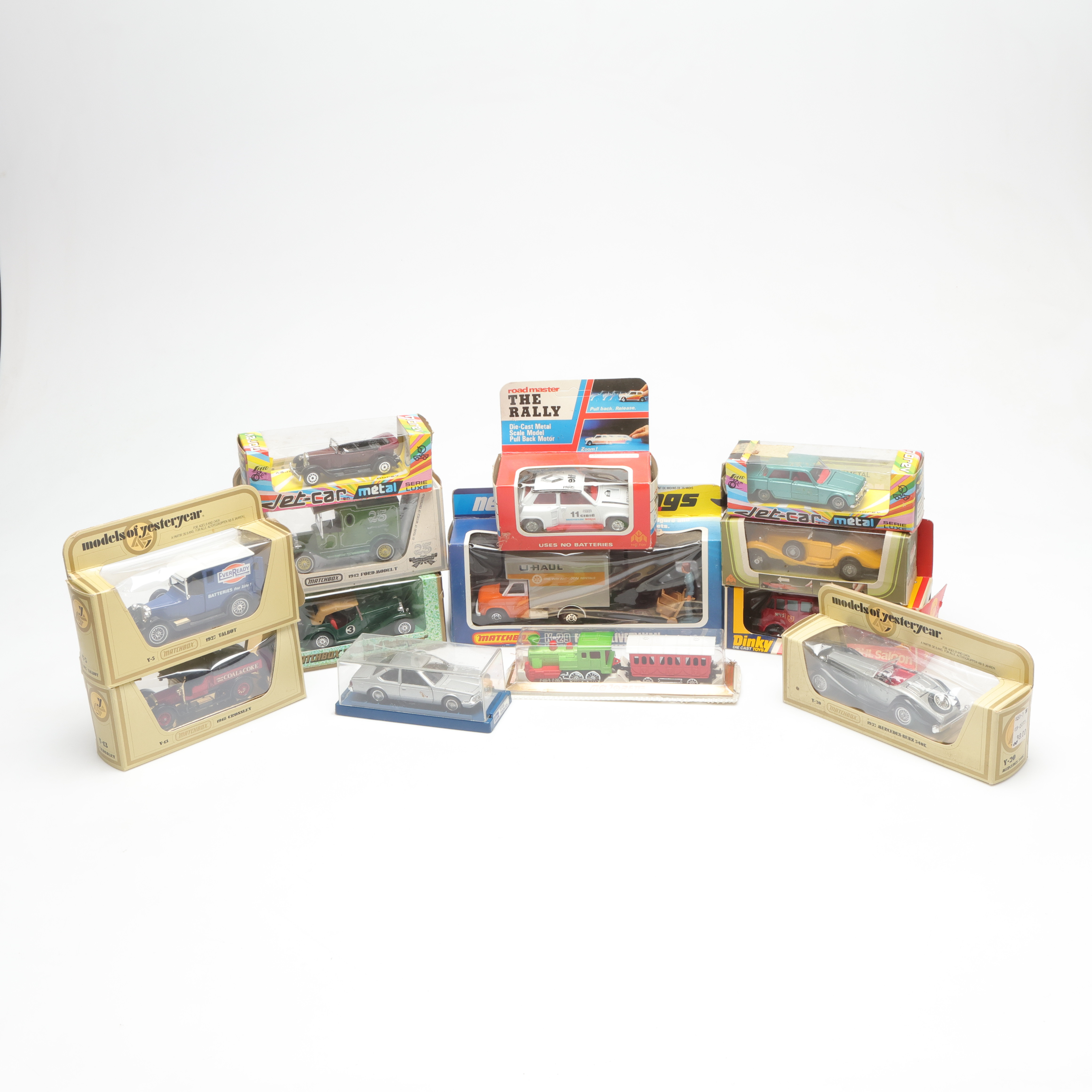 MODELLBILAR/LEKSAKSBILAR, 13 st, bl.a. Schuco, Dinky Die Cast Toys.