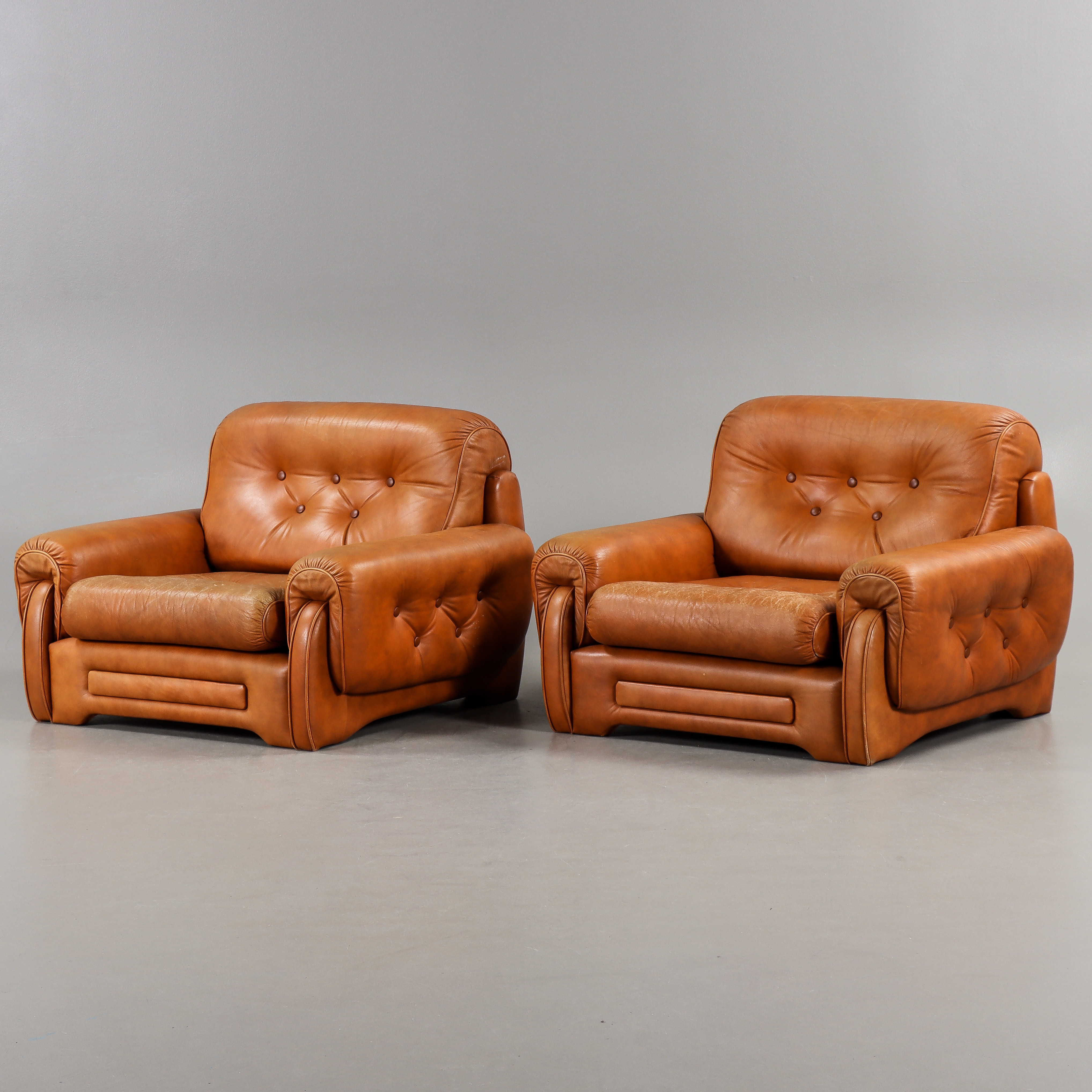 FÅTÖLJER 1 par, Swedfurn / Slätte Möbler, skinnklädsel, Töreboda, 1970-tal.