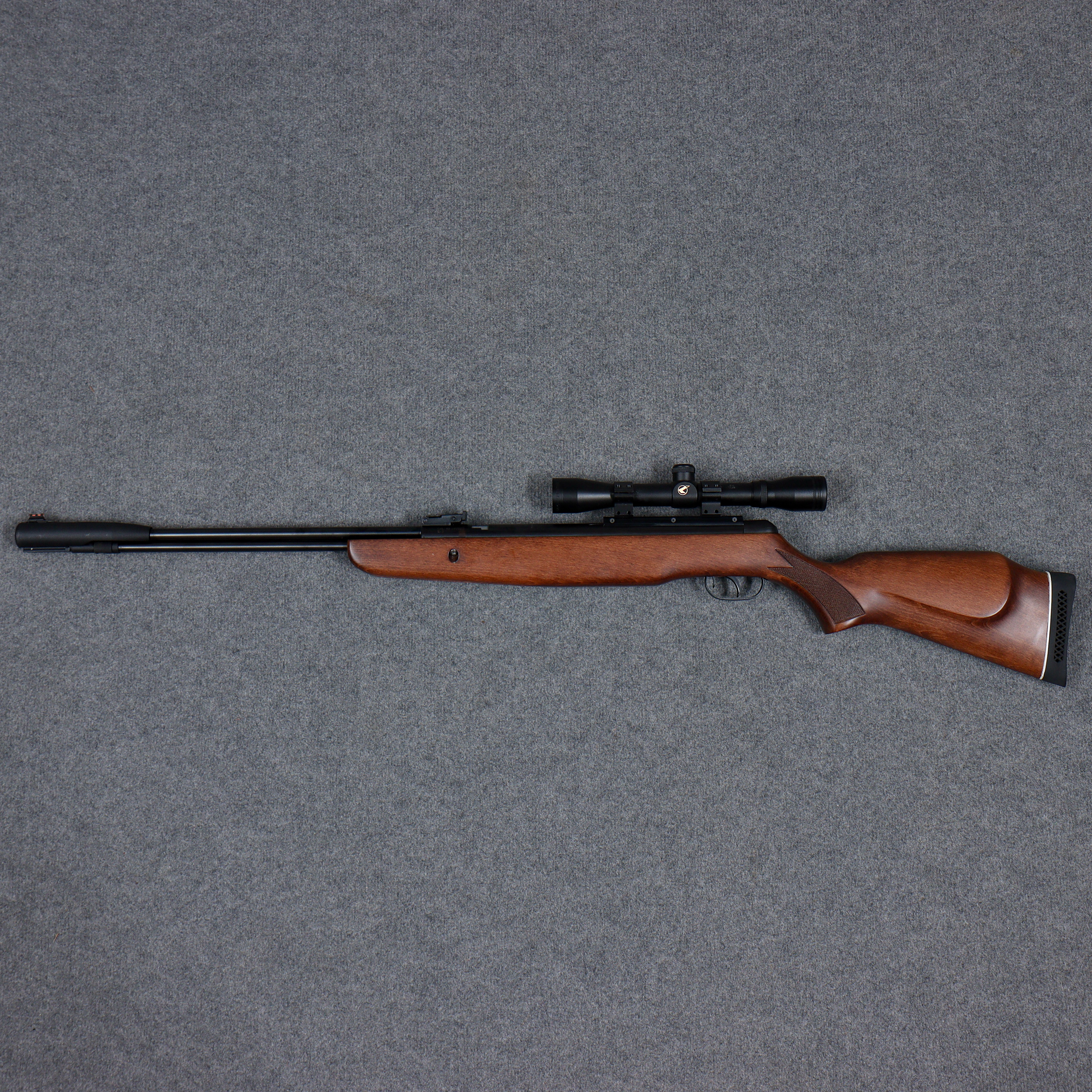 LUFTGEVÅR, GAMO, CFX ROYAL, CAL 4.5 (.177) 10-J, KIKARSIKTE GAMO SPORTER 4X32.