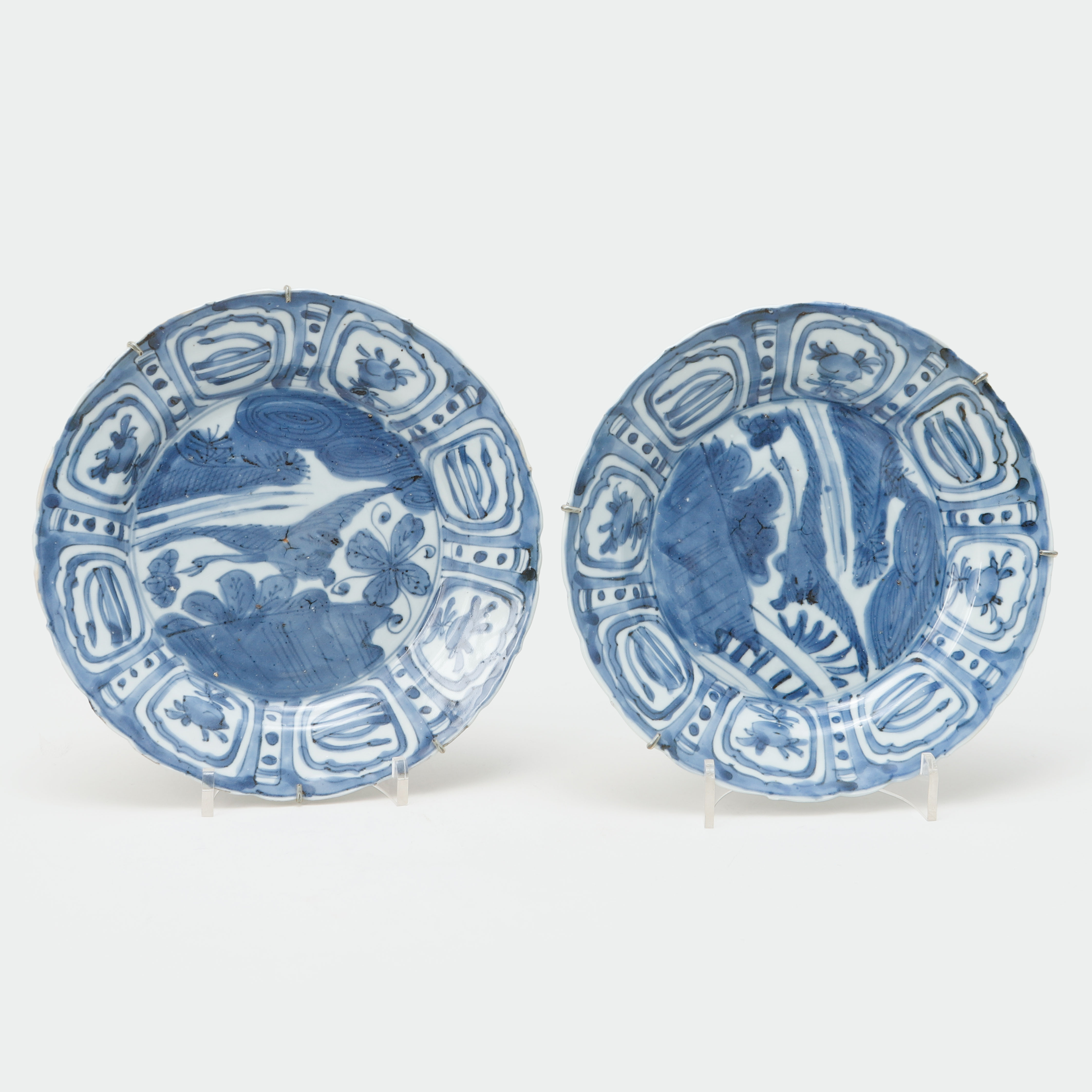 DJUPA TALLRIKAR, 2 stycken, porslin, Kina, 1500/1600-tal.