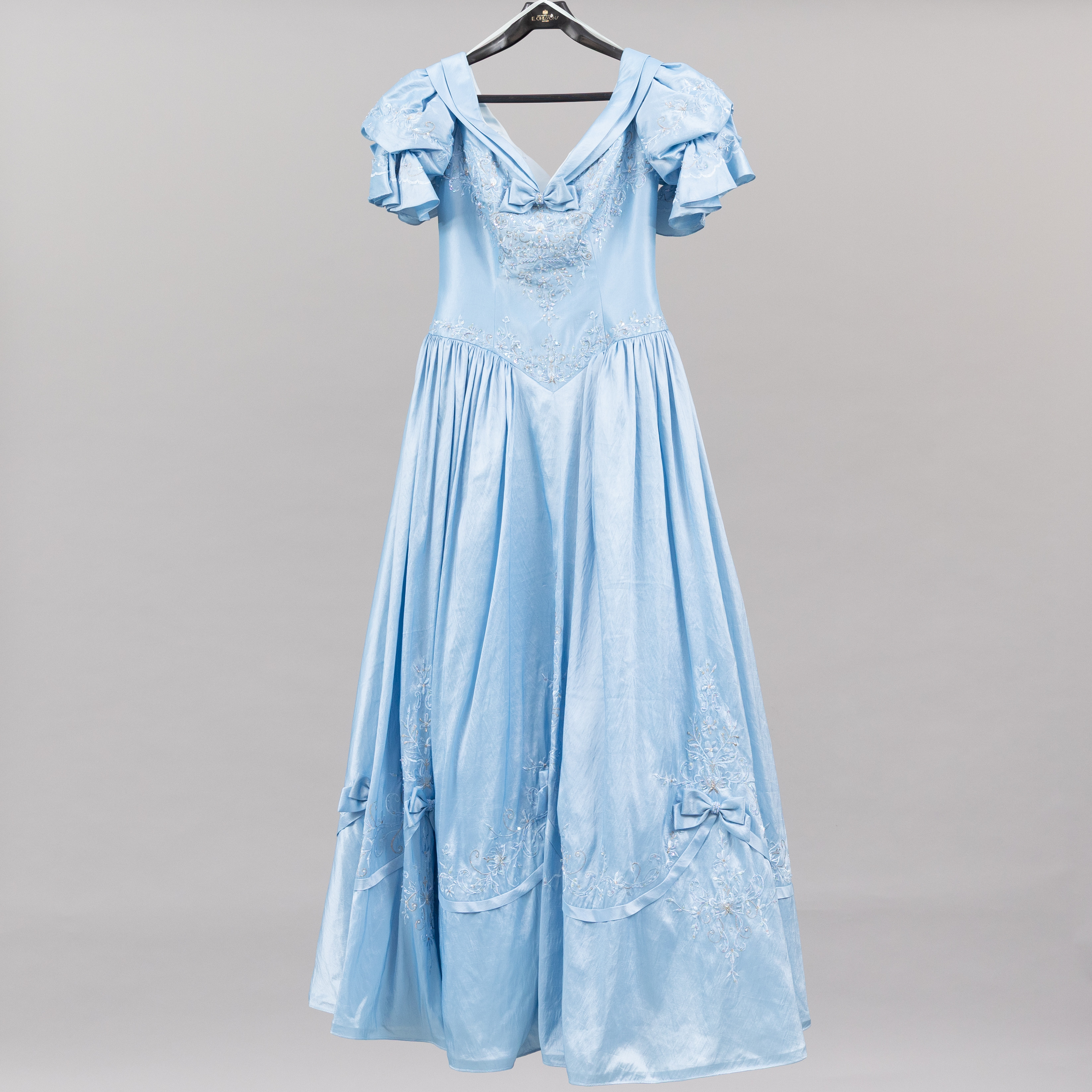 KLÄNNING, SJAL & HANDSKAR, Siden, Kina, Str 38.