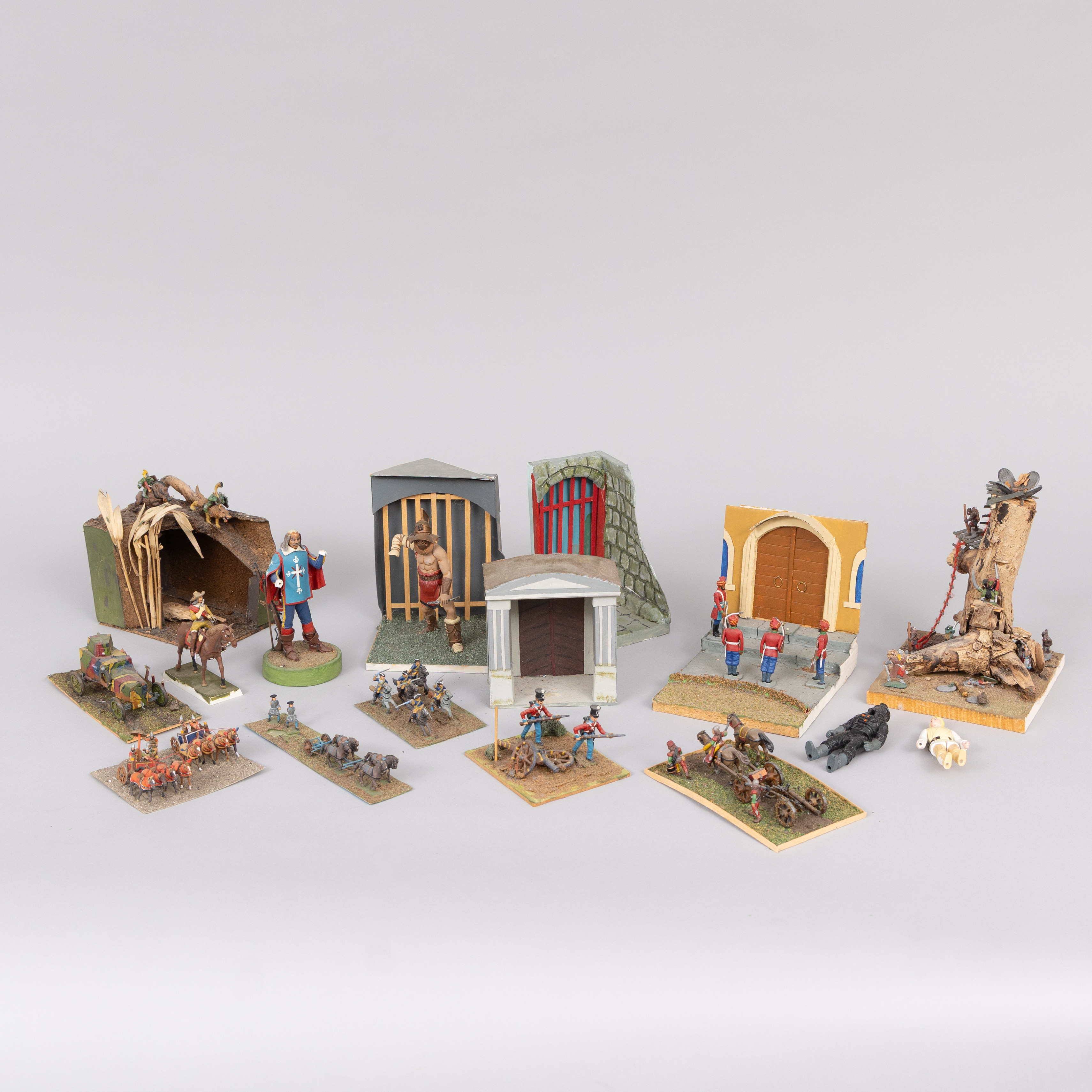 PARTI LEKSAKSSOLDATER och MODELLBYGGE, plast och tenn.