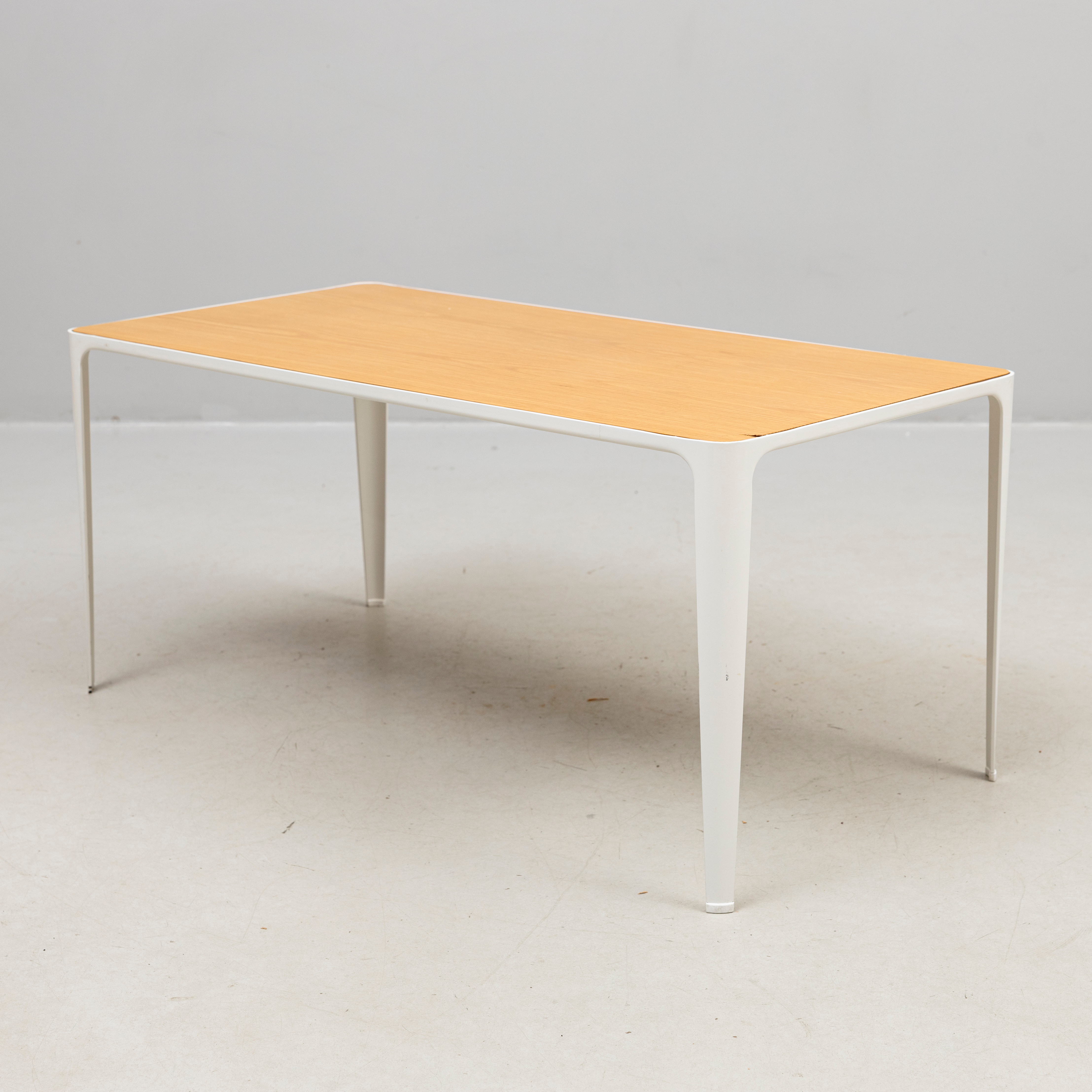 SOFFBORD, Lime Studio för Swedese, vitlackerad metall, skiva fanérad av ask, 2013.