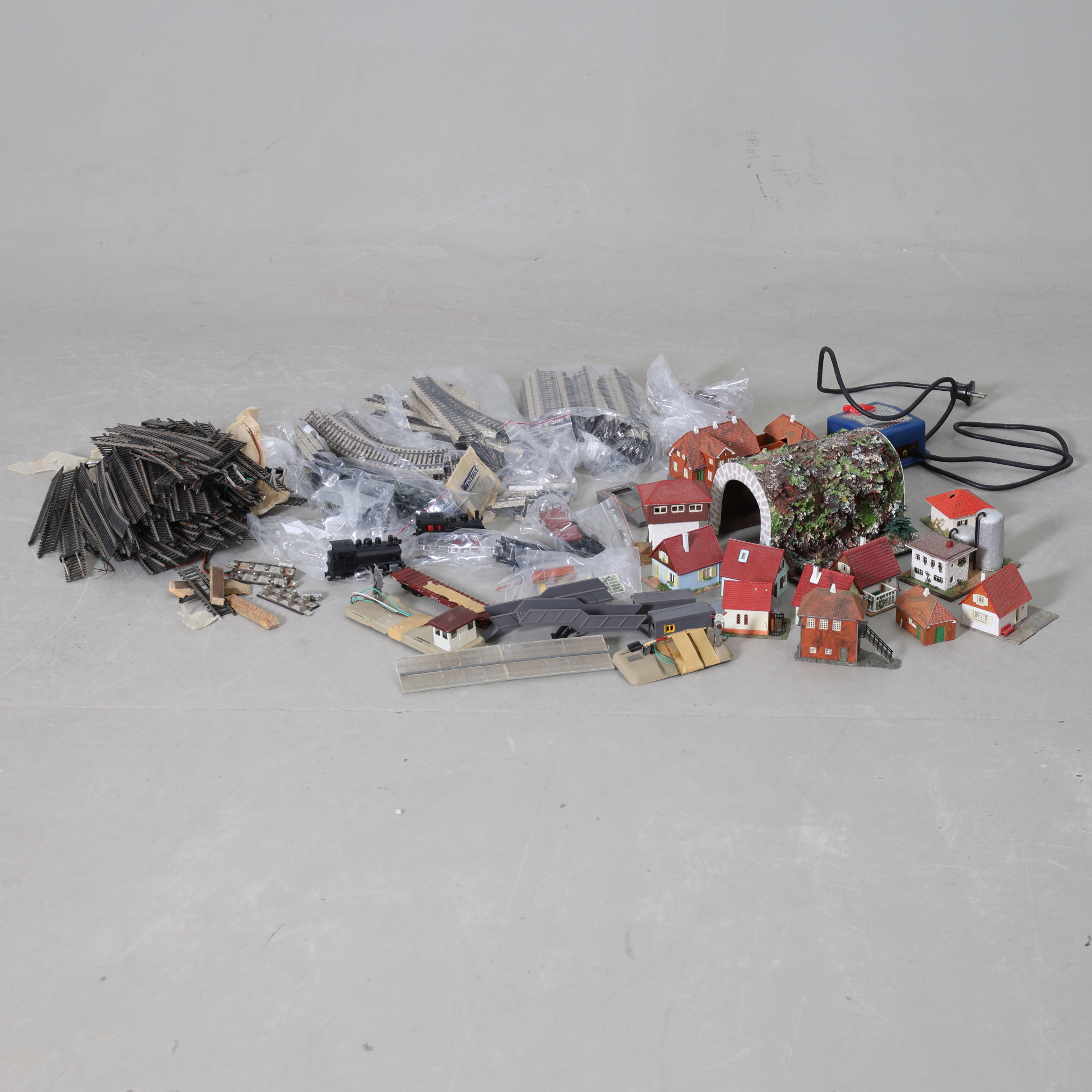 TÅGBANEDELAR, bl.a. Märklin, 1900-tal.