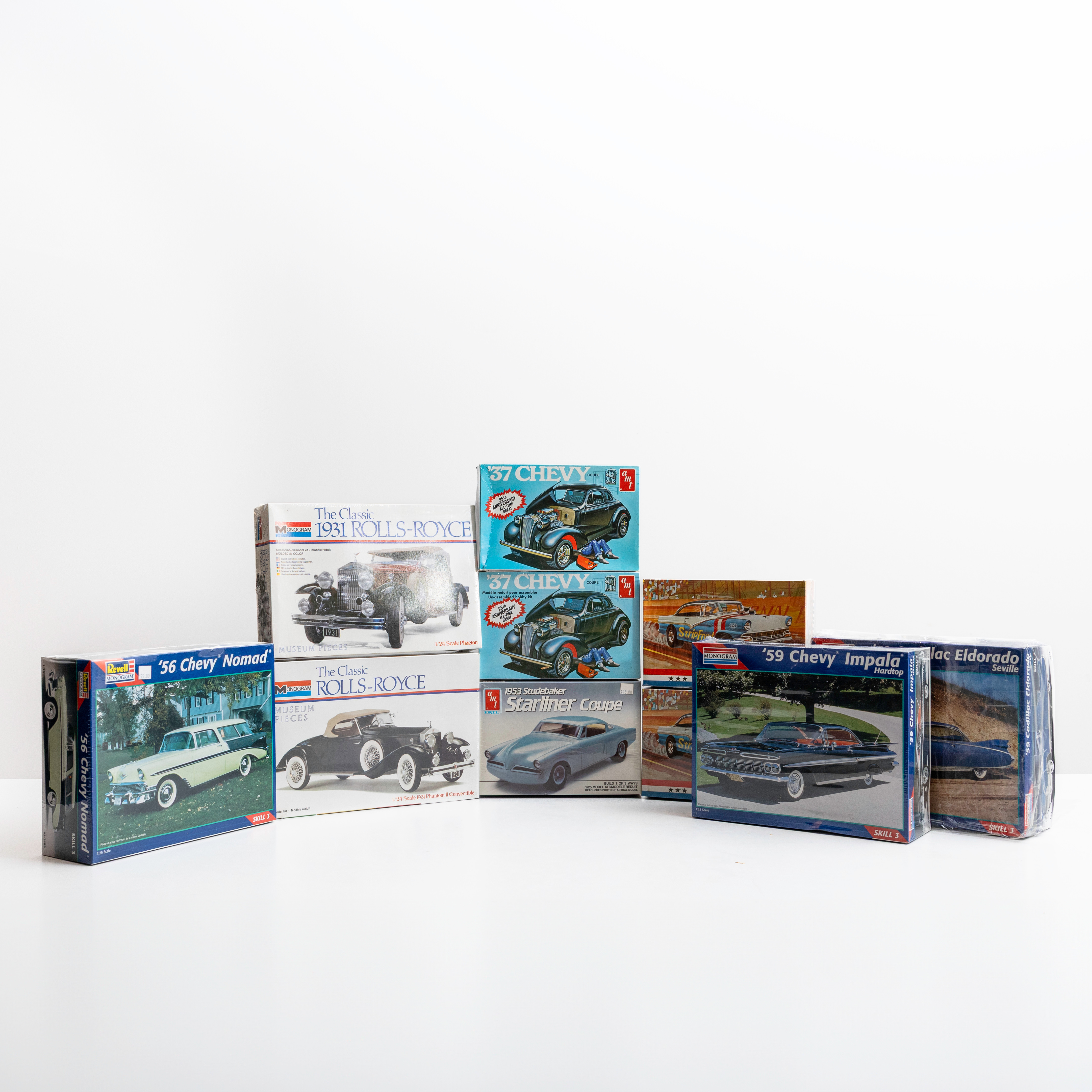 BYGGSATSER, 10 st, modellbil byggsatser, bl.a. AMT, Revell, Monogram 1900-tal, i originalförpackningar.