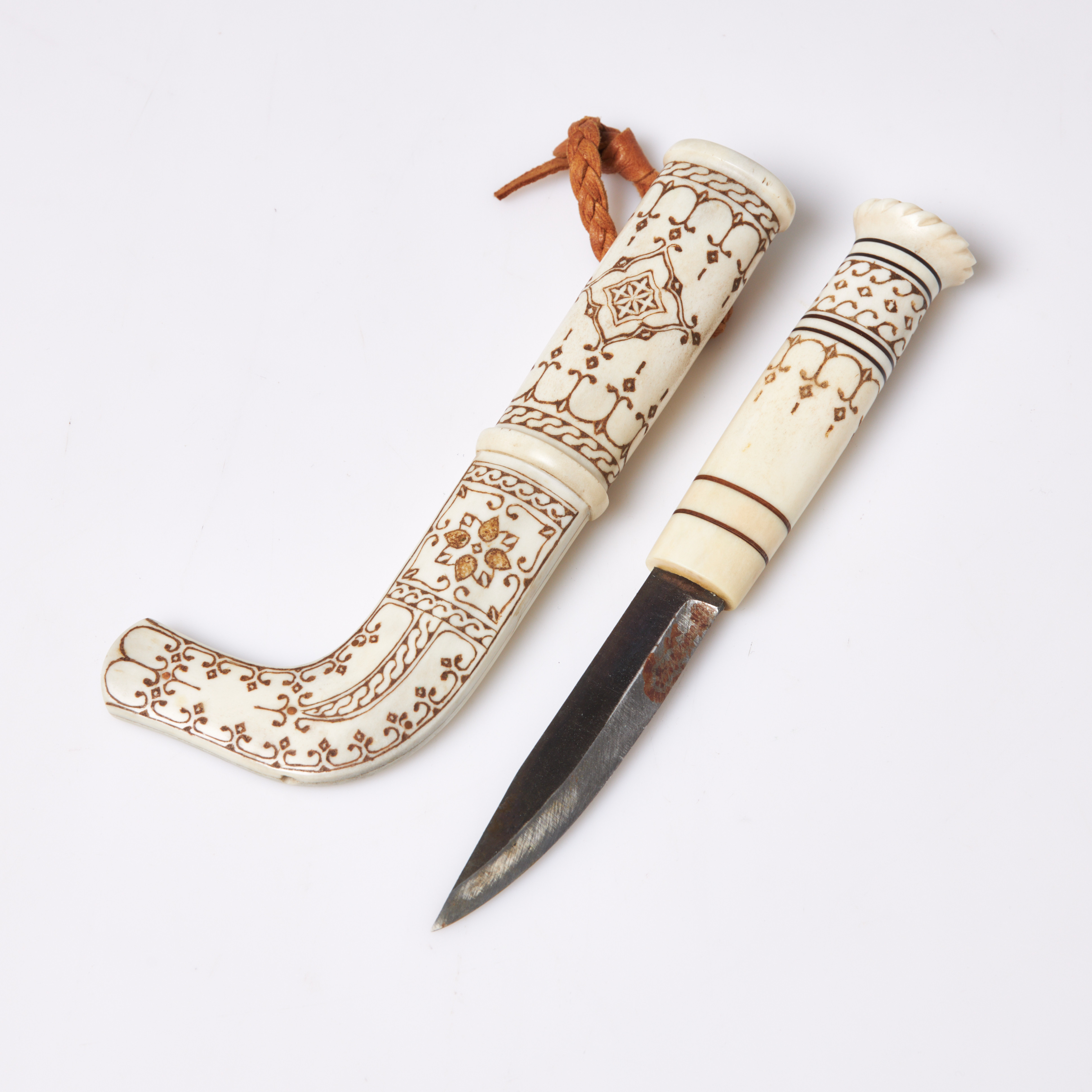 LARS-ERIK HUUVA. kniv, helhorn, Rensjön.