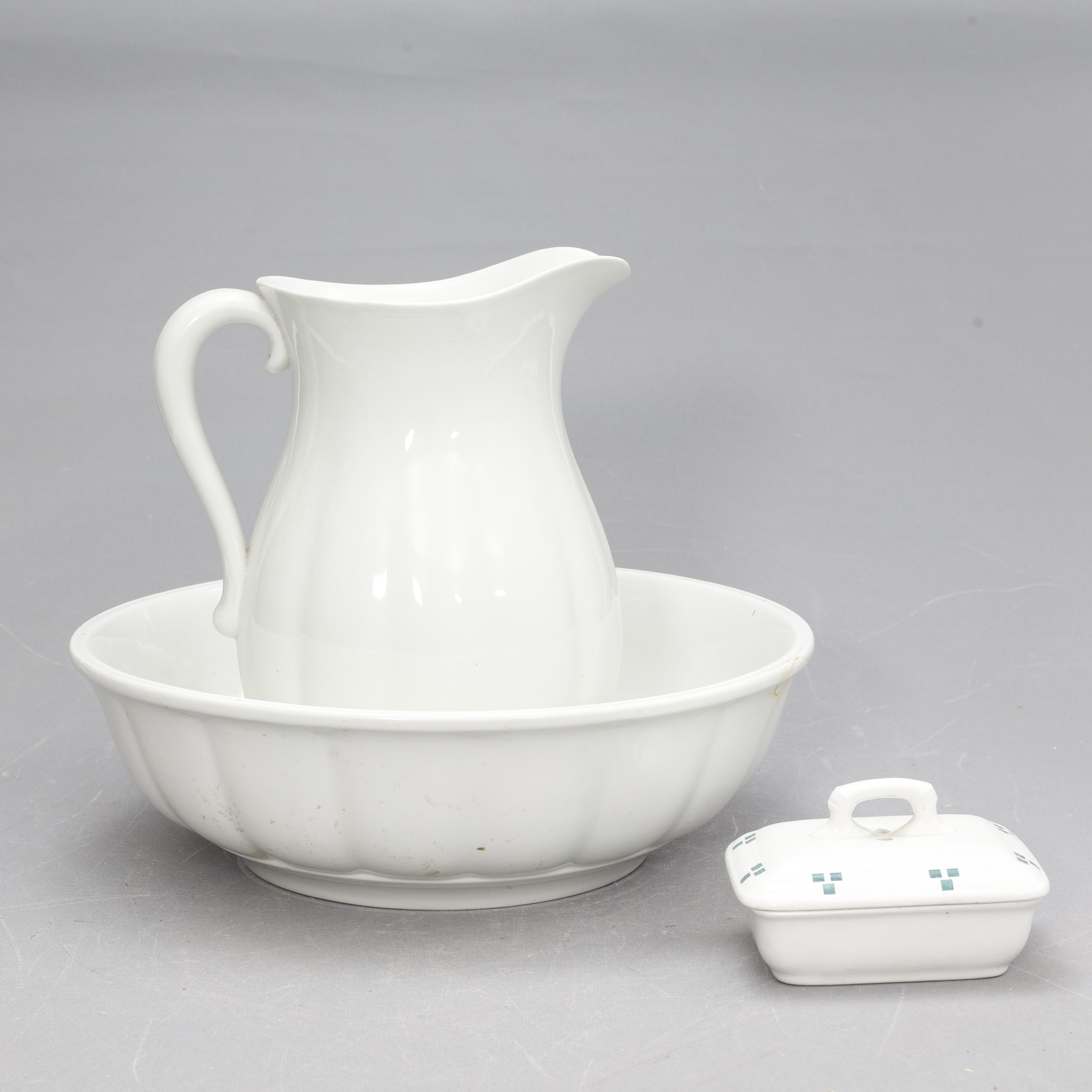 TVÄTTSET, 3 delar, porslin, 1900-tal.