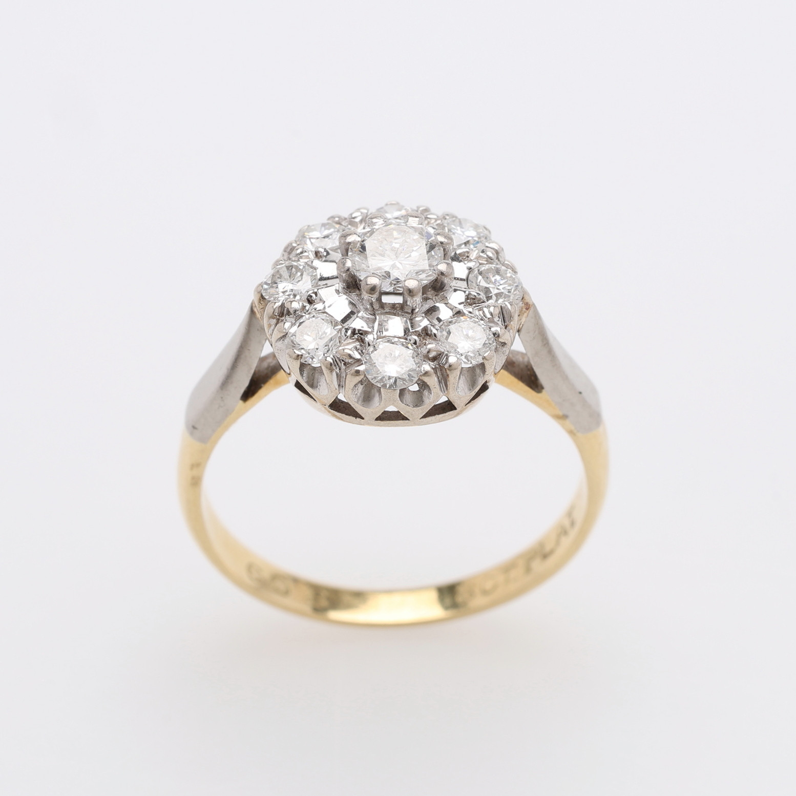 RING, 18K GULD, PLATINA & BRILJANTER OM TOTALT CA 0,45 CT, TOTALVIKT Ca. 3,2 g.