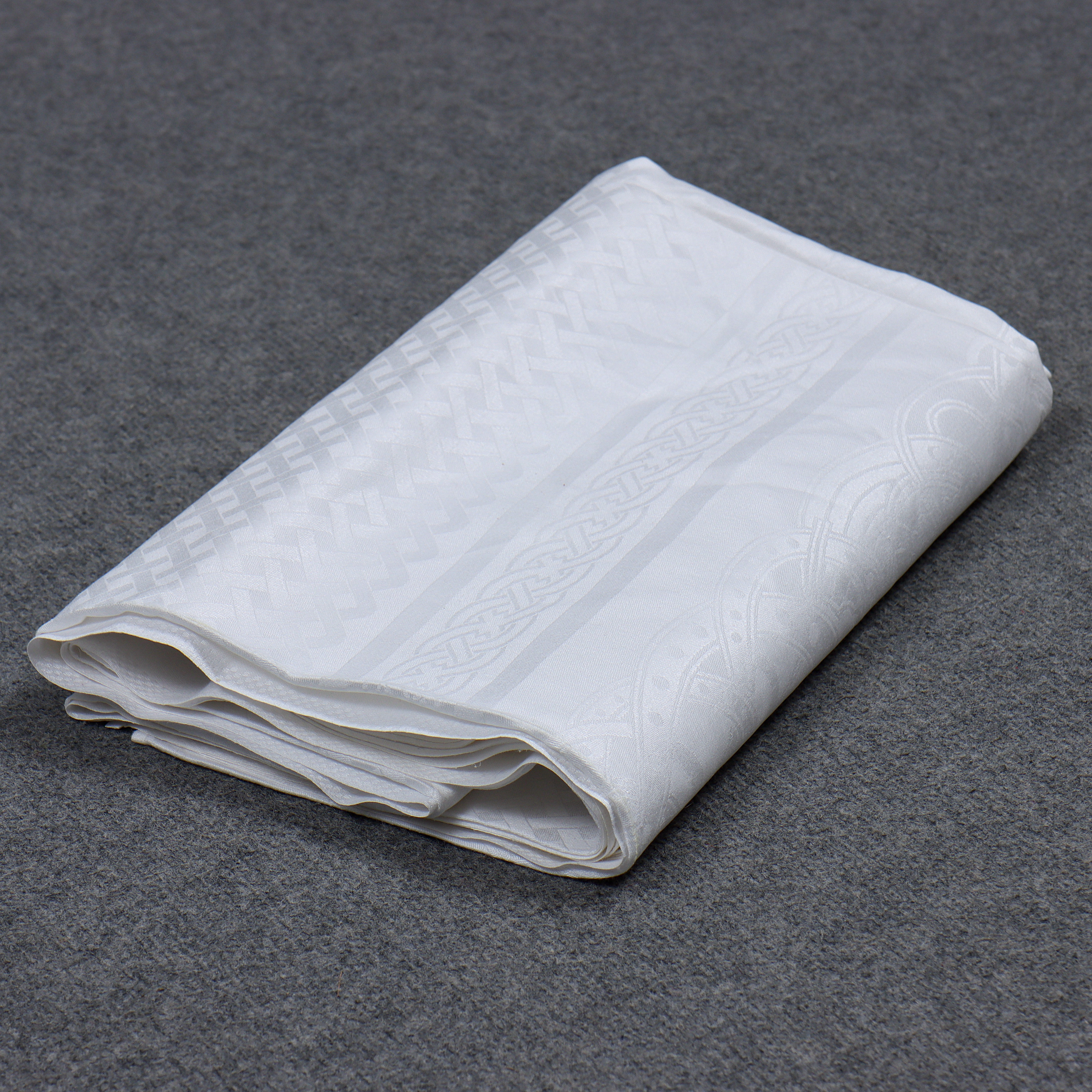 STOR DUK I LINNE (245x132) KELTISKA/VIKINGA MÖNSTER.