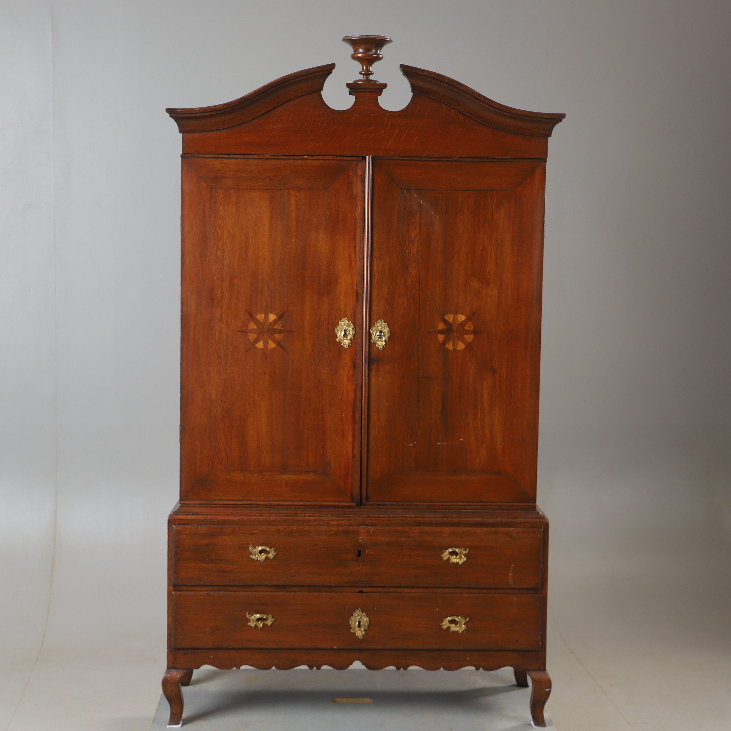 SKÅP, mahogny med intarsia, 1800-tal.