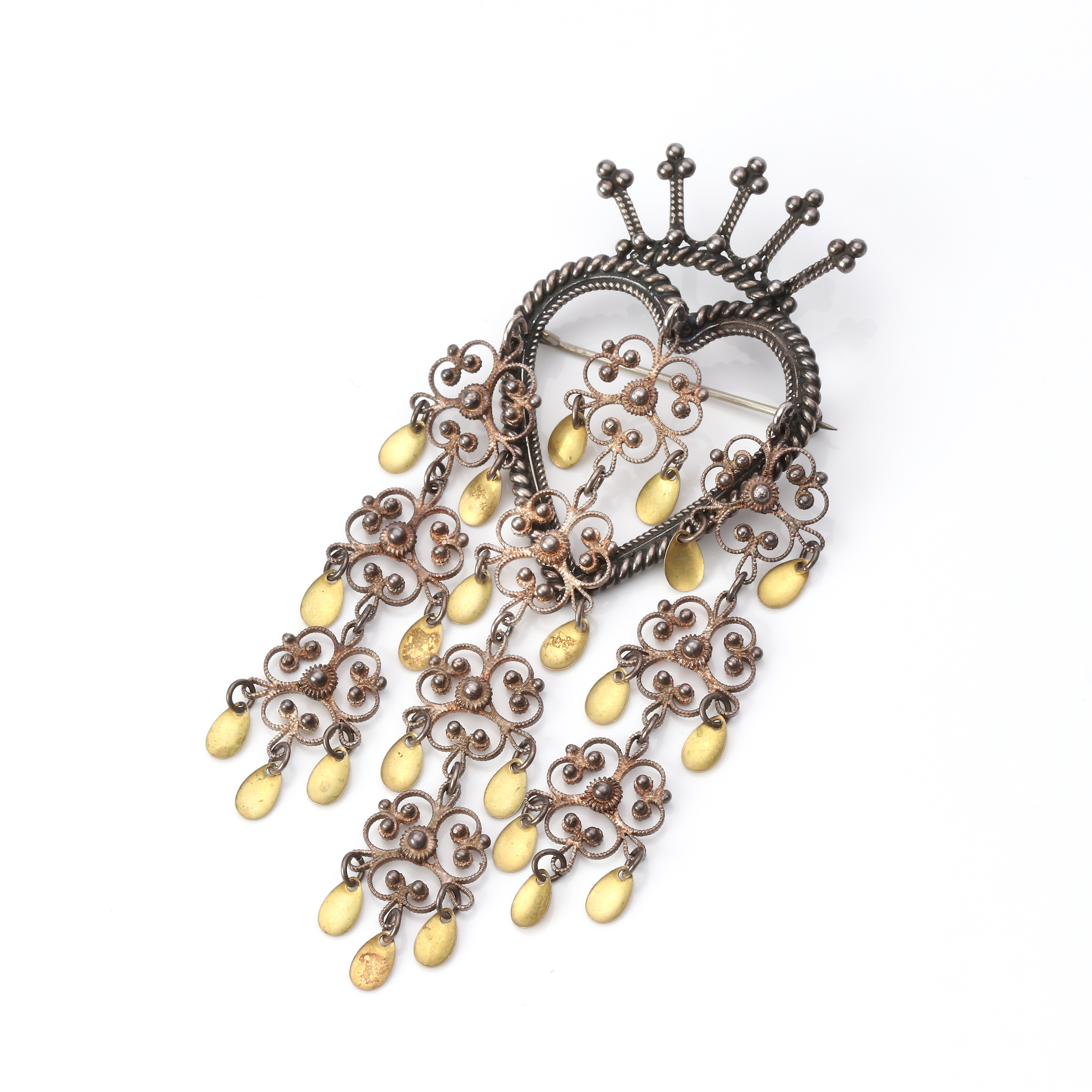 DRÄKTSMYCKE. Sterlingsilver med förgyllda detaljer, Norge 1900-tal.