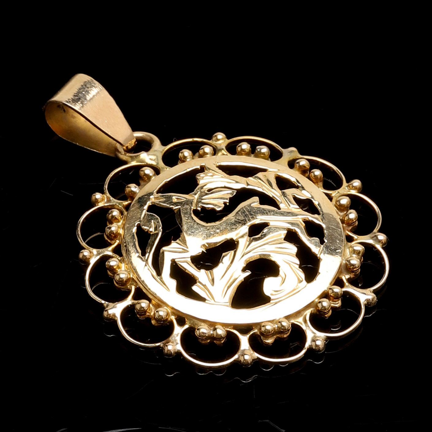 HÄNGSMYCKE. 18k guld. Motiv "Hjorten från Rhodos". Vikt ca 3,3 gram.