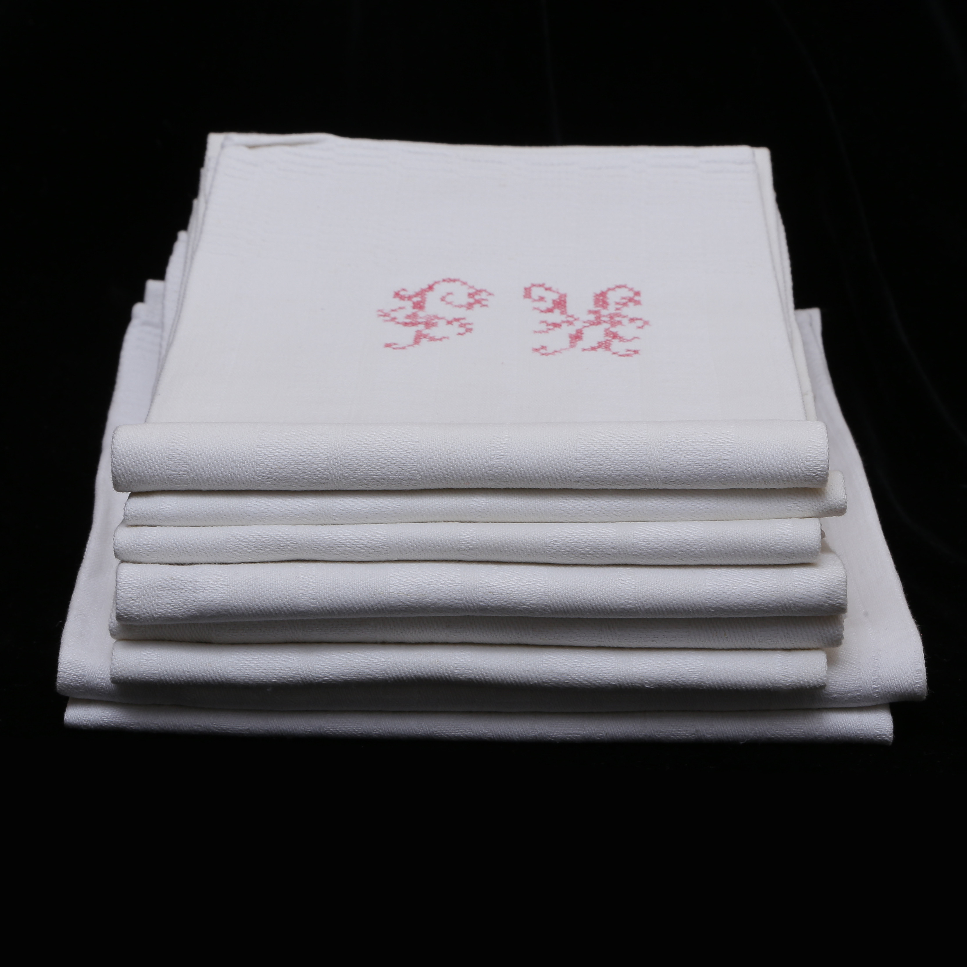 SAMLING KÖKSHANDDUKAR I LINNE, 8 DELAR, 1900-TAL.