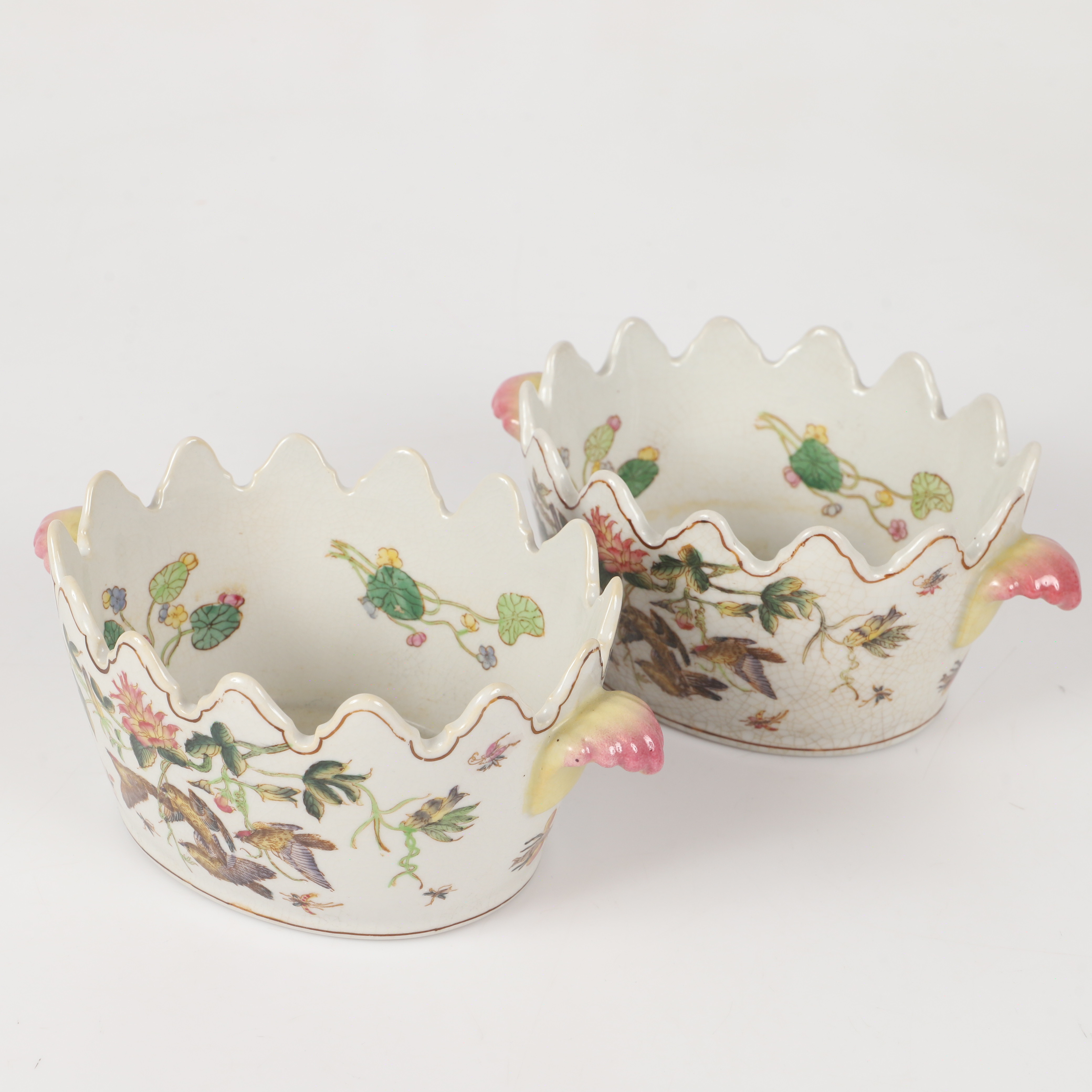 JARDINJÄRER, 1 par, keramik med blomdekor, Kina.