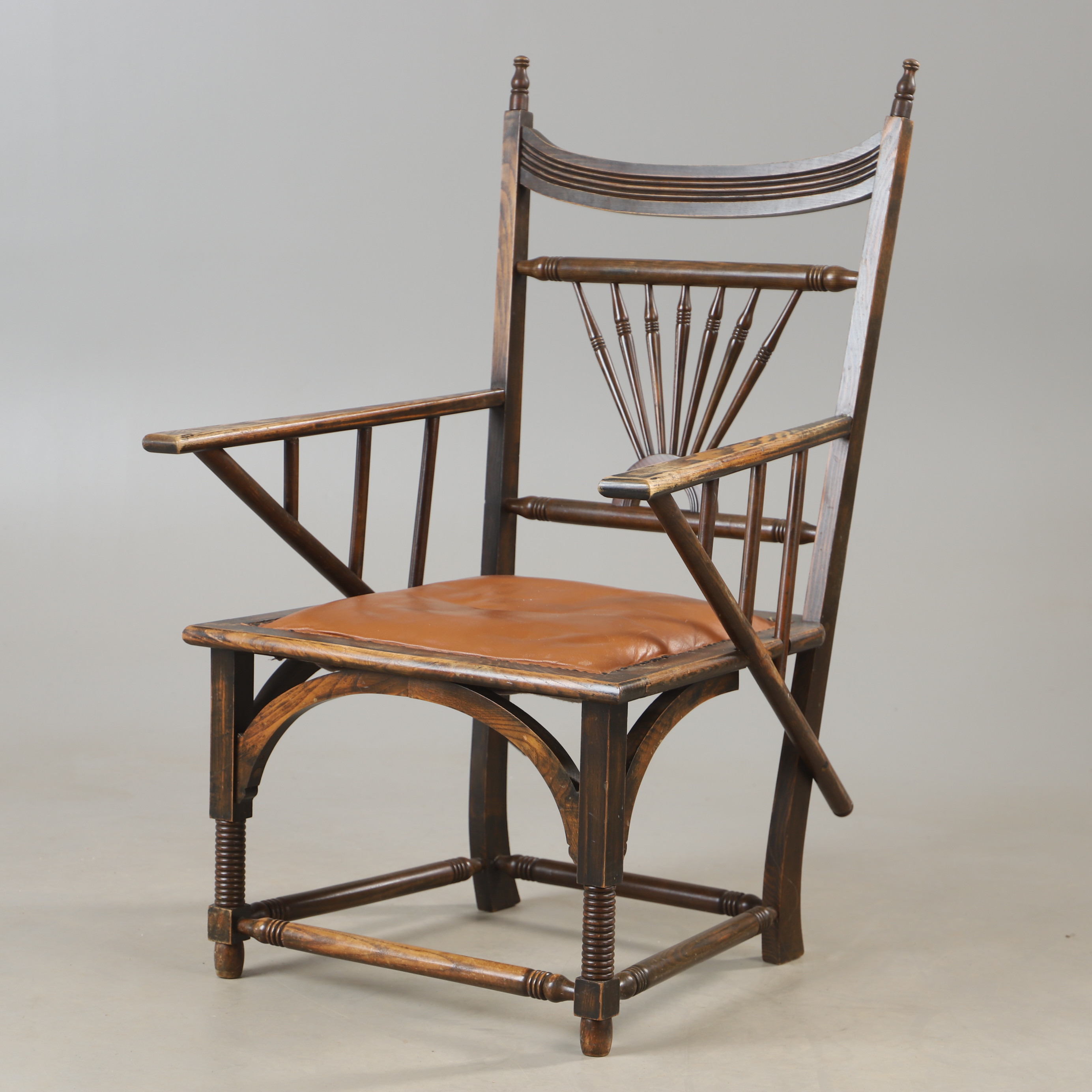 STOL, ek och skinn, E.W Godwins stil, 1800-talets senare hälft.