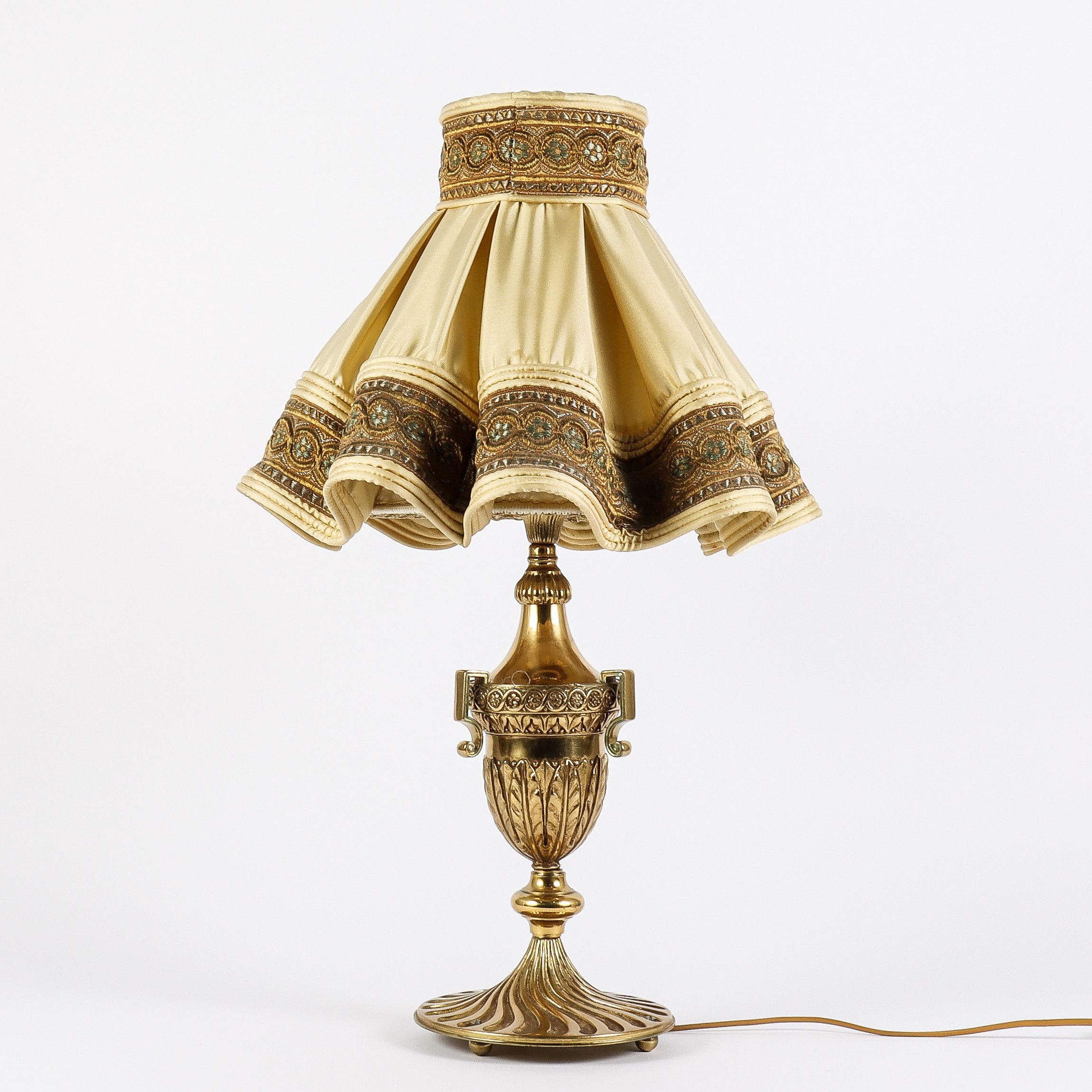 BORDSLAMOPA fot i gjuten metall.