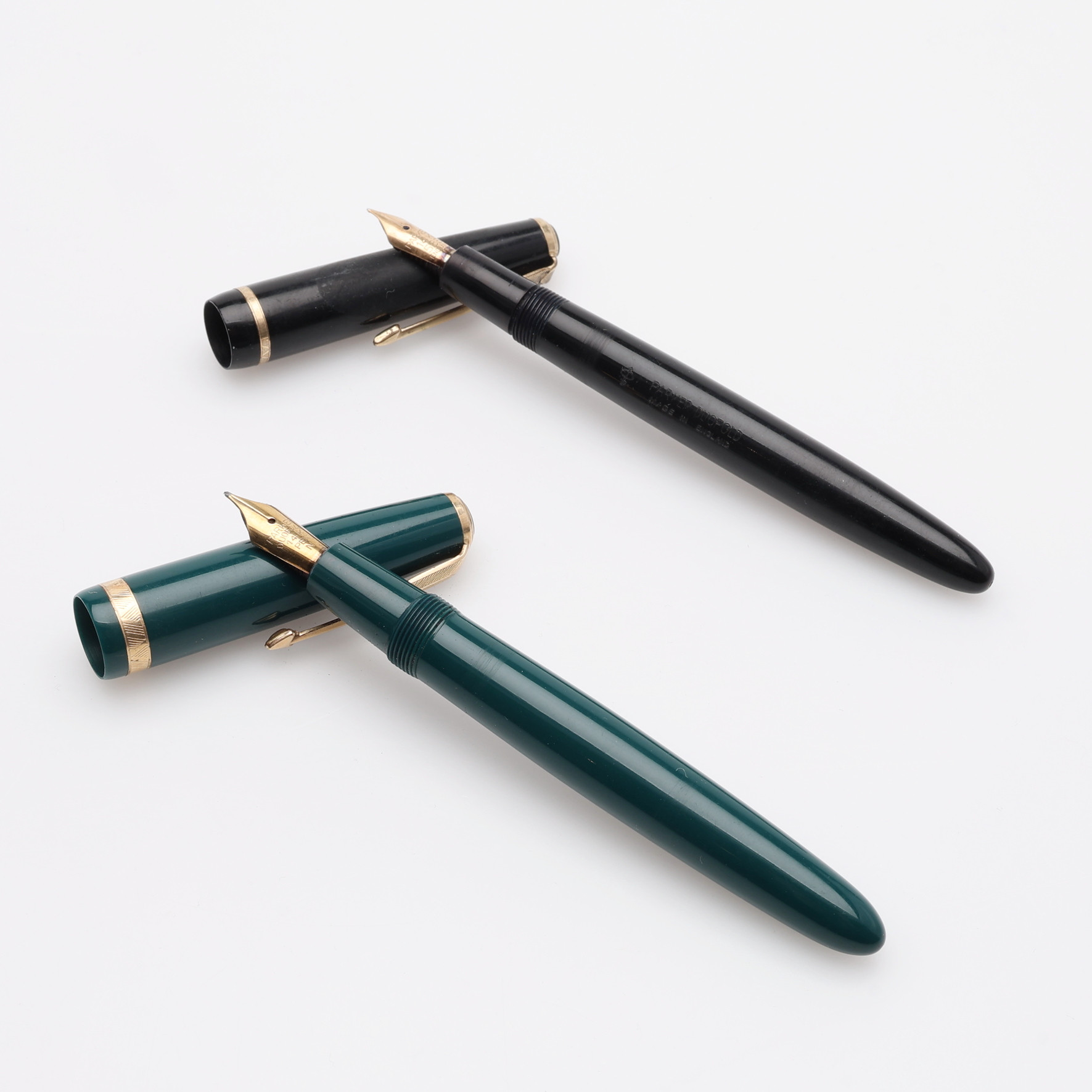 PENNOR, 2 ST, PARKER DUOFOLD, SKRIVSPETSAR AV 14K GULD.