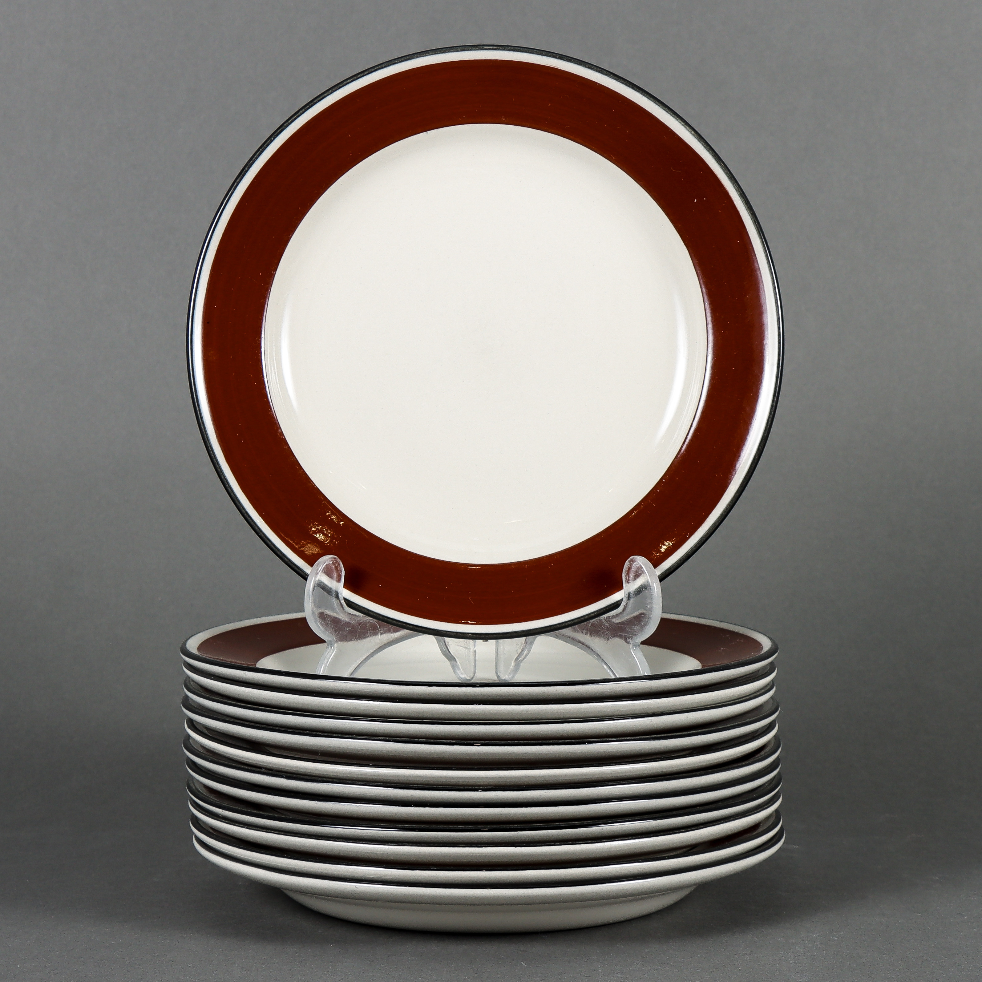 STIG LINDBERG. Assietter, 12 stycken, Gustavsberg, Siena.