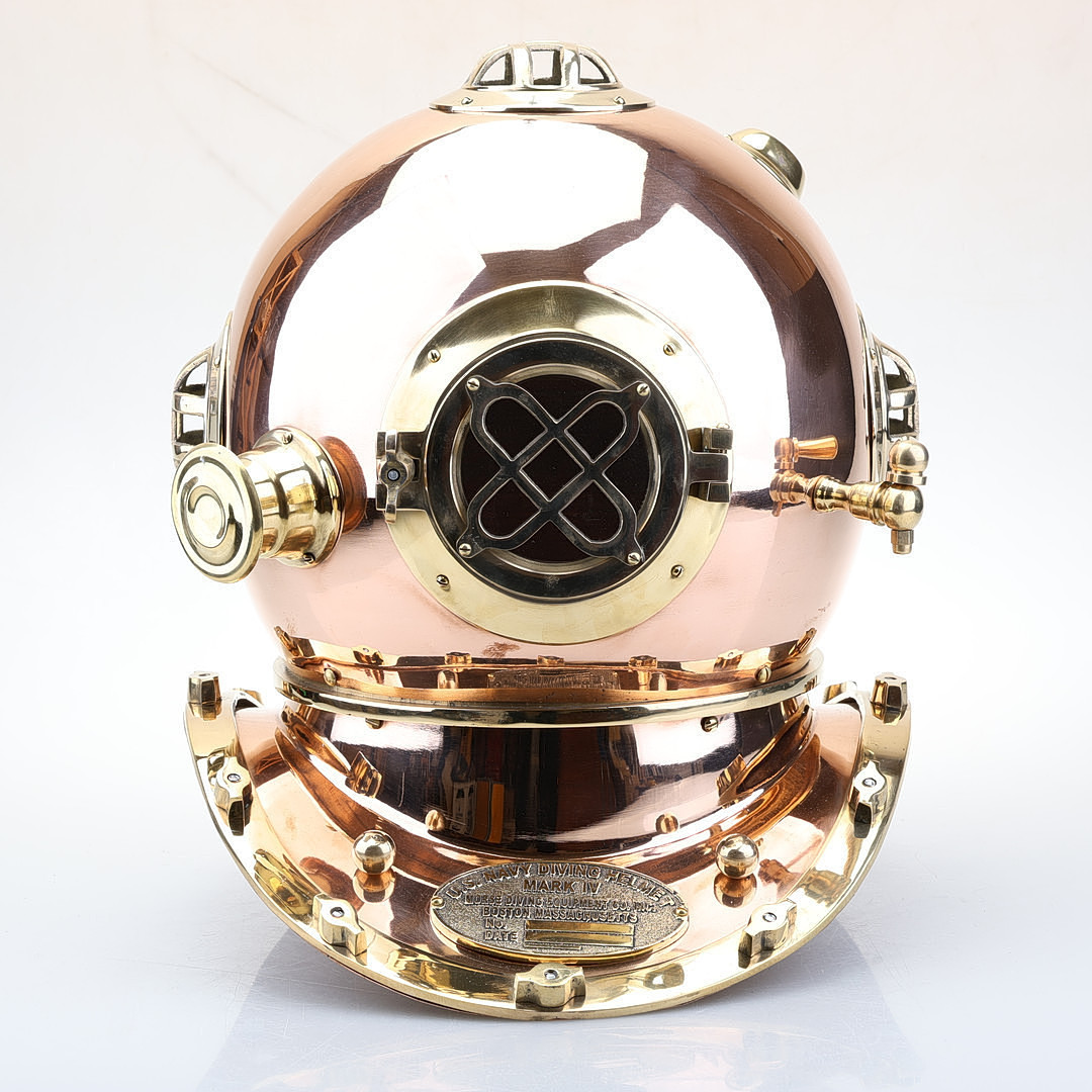 DYKARHJÄLM i koppar och mässing. "US Navy Diving Helmet", samtida replika.