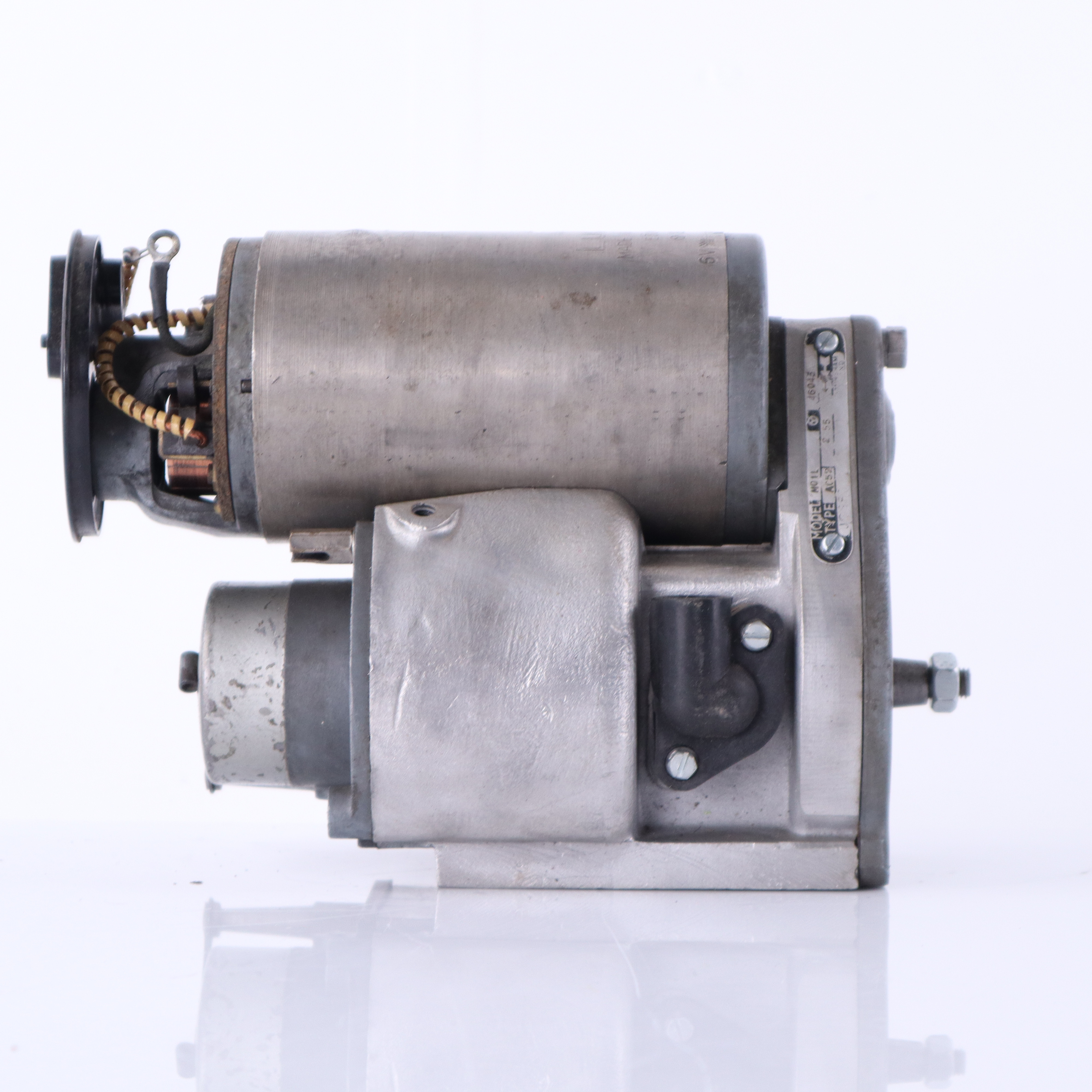 LUCAS, magnetgenerator, 1950-tal, England.