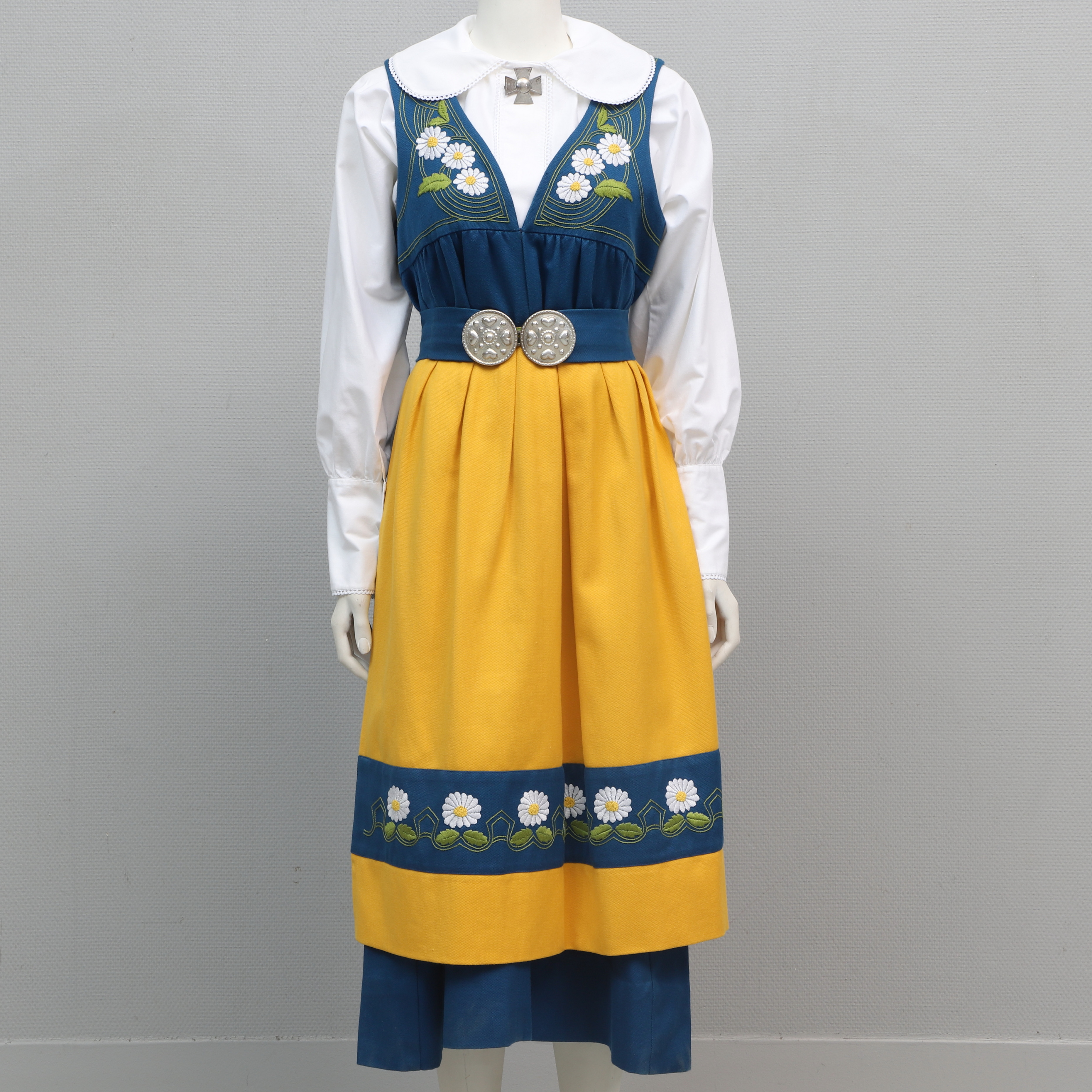 SVERIGEDRÄKTEN med SILVERBROSCH, AB Ekelund&Esspe, Horred.