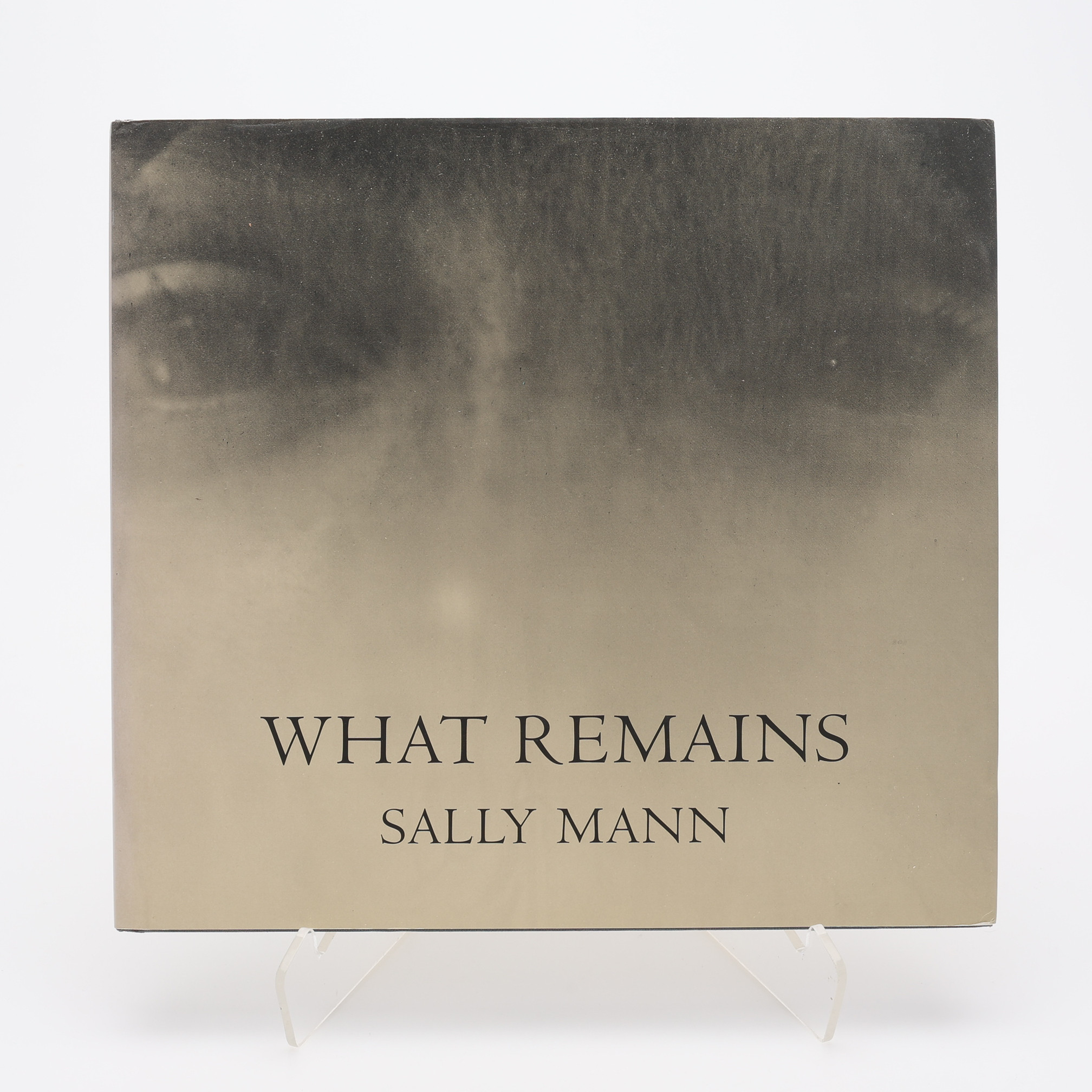 FOTO. DEN AMERIKANSKA FOTOGRAFEN SALLY MANN'S WHAT REMAINS I FÖRSTA UPPLAGAN 2003.