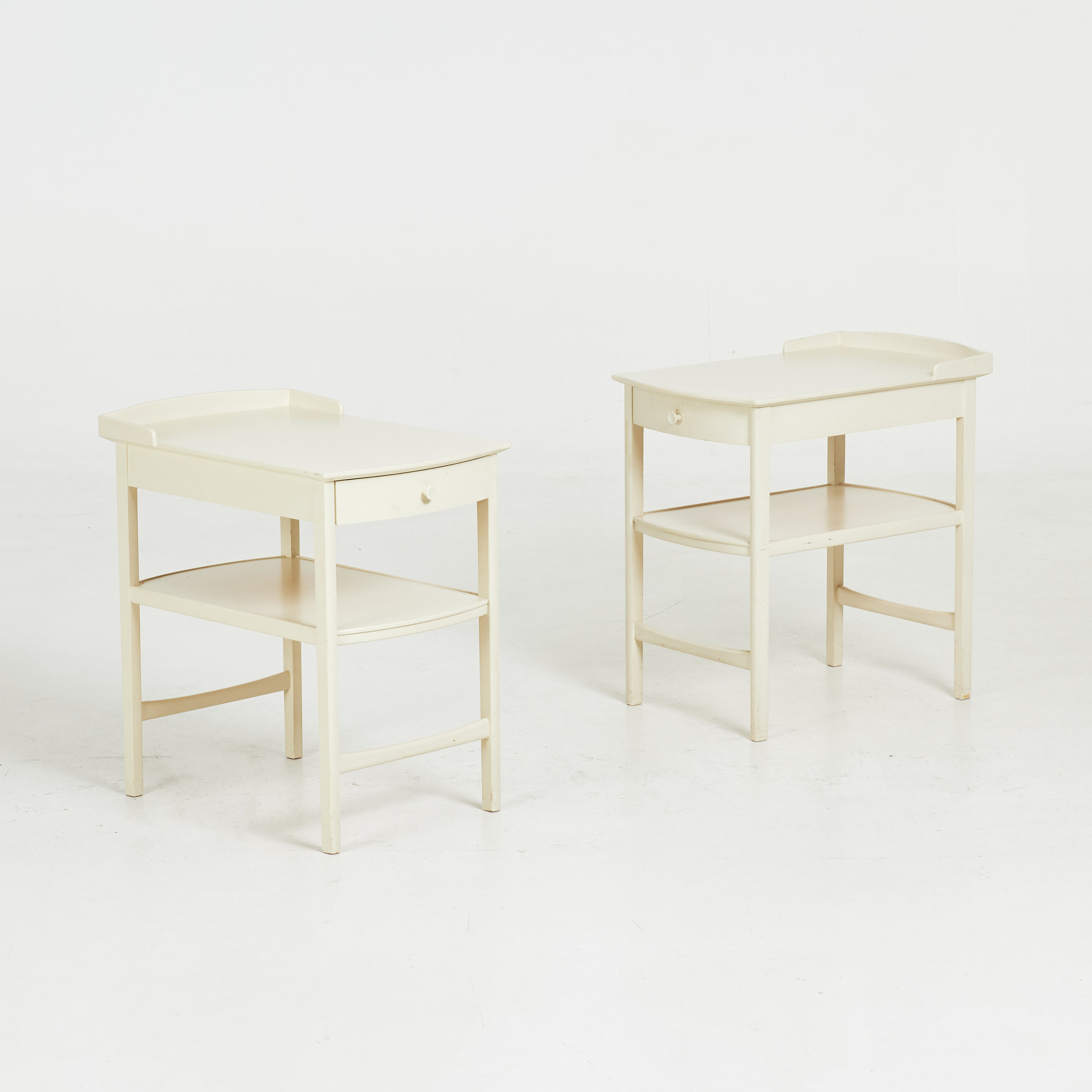 CARL MALMSTEN. "Birgitta", sängbord, ett par.