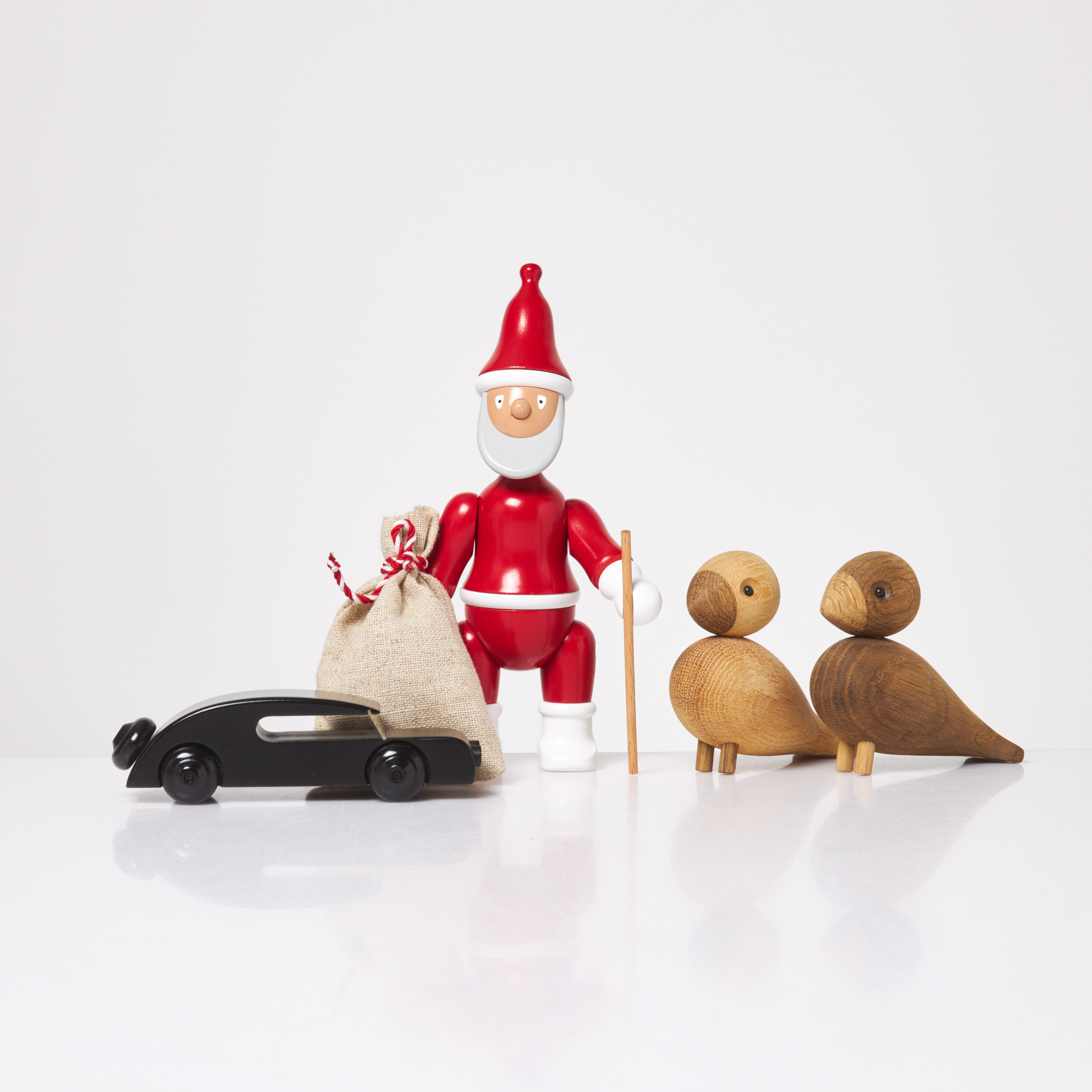 KAY BOJESEN. 3 dlr, Jultomte, bil samt fåglar, lackerat trä, i originalkartonger, Danmark, samtida tillverkning.