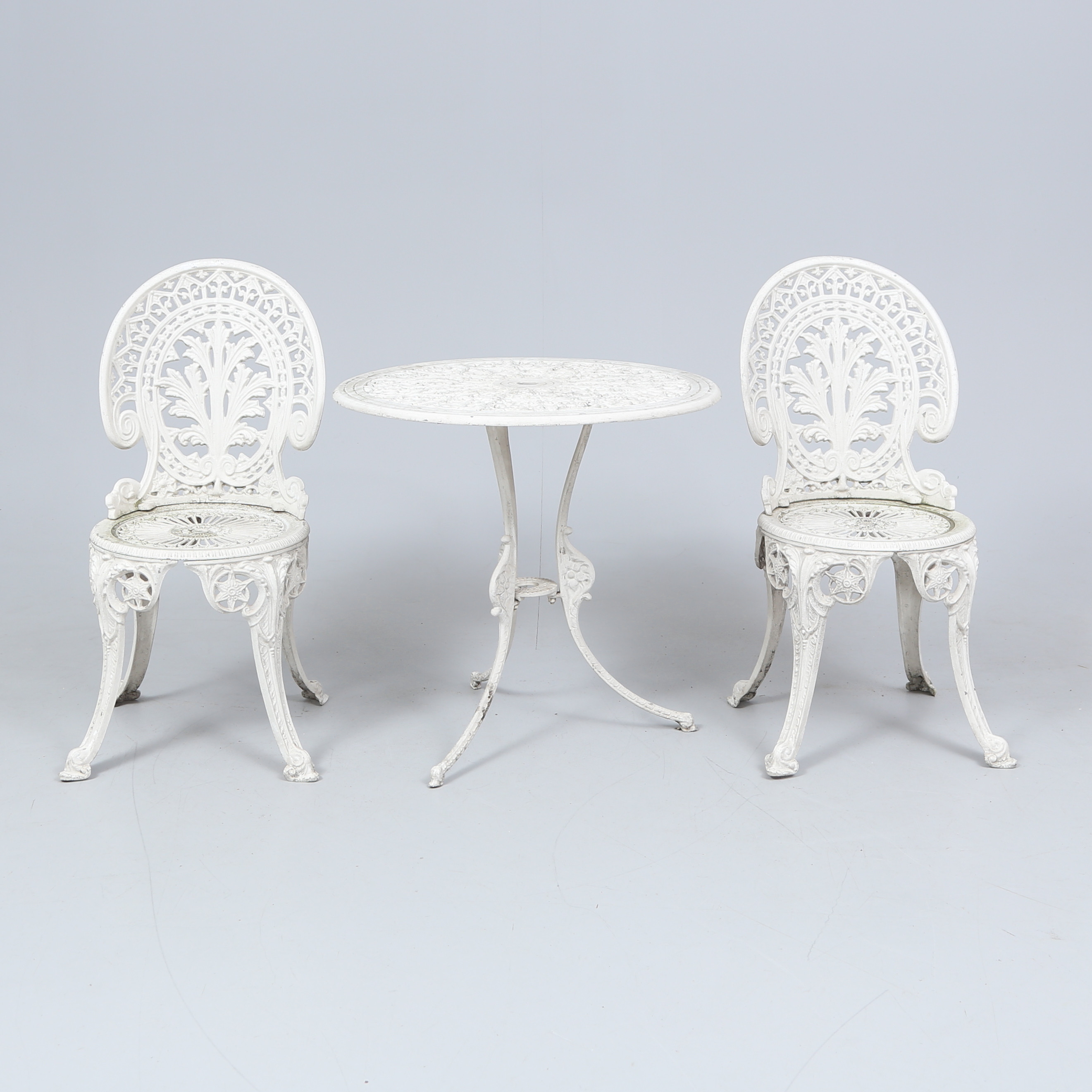 TRÄDGÅRDSGRUPP, 3 delar, gjuten metall.