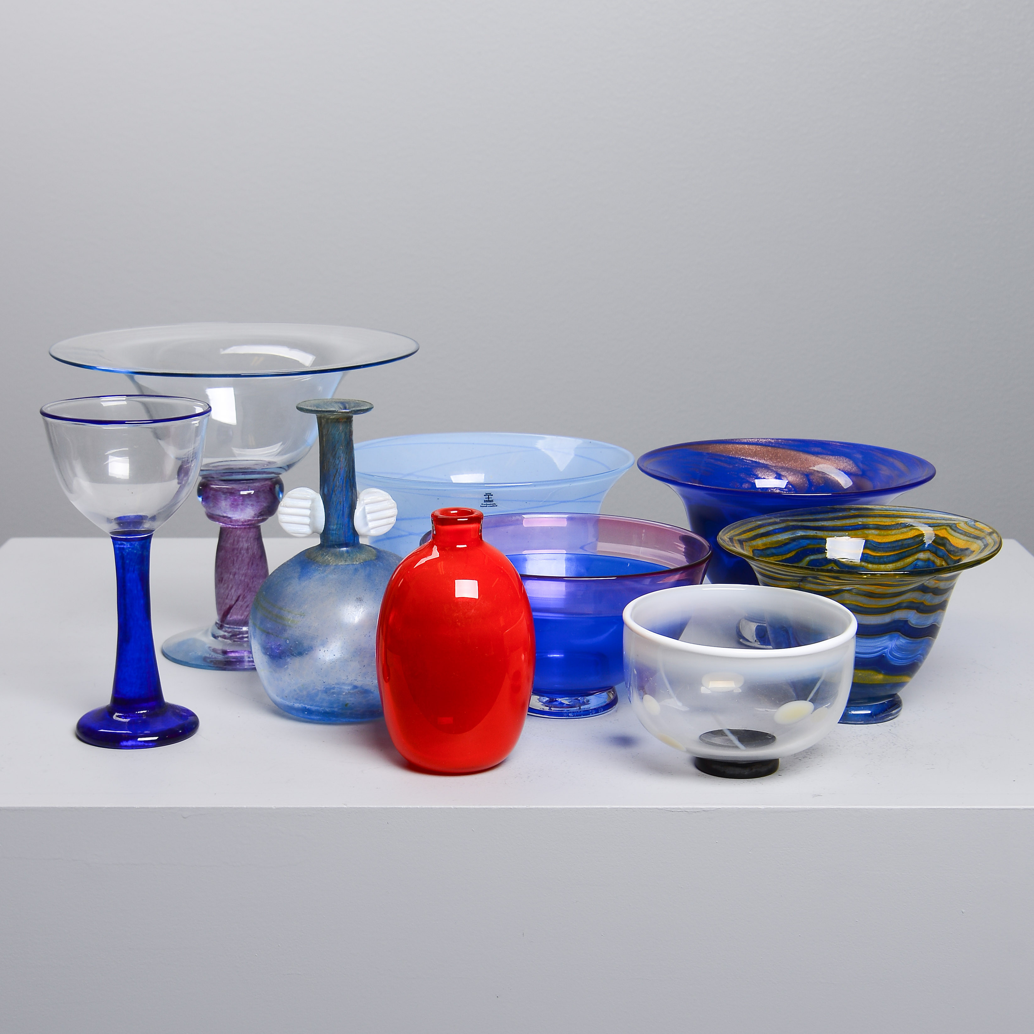 SKÅLAR & VAS, 9 st, bl. a. Heta Låga, Skruf, signerade, 1900/2000-tal.