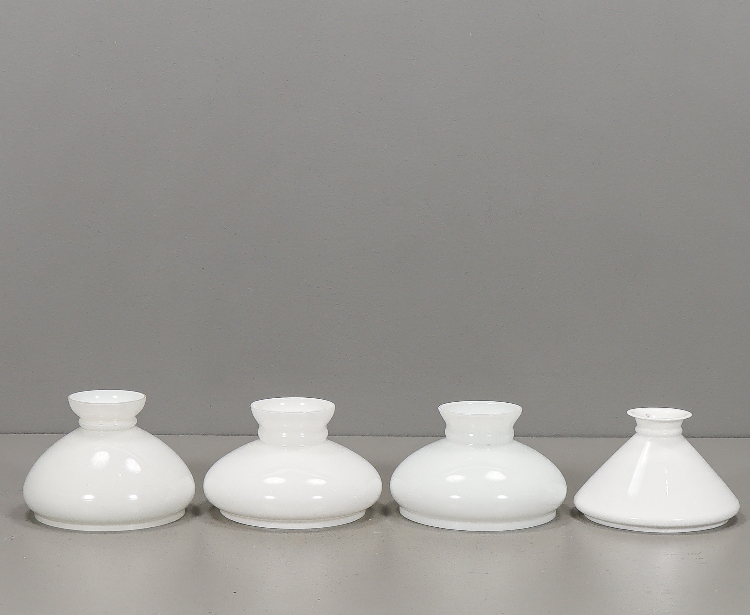 LAMPKUPOR 4 stycken, glas, 1900-tal.