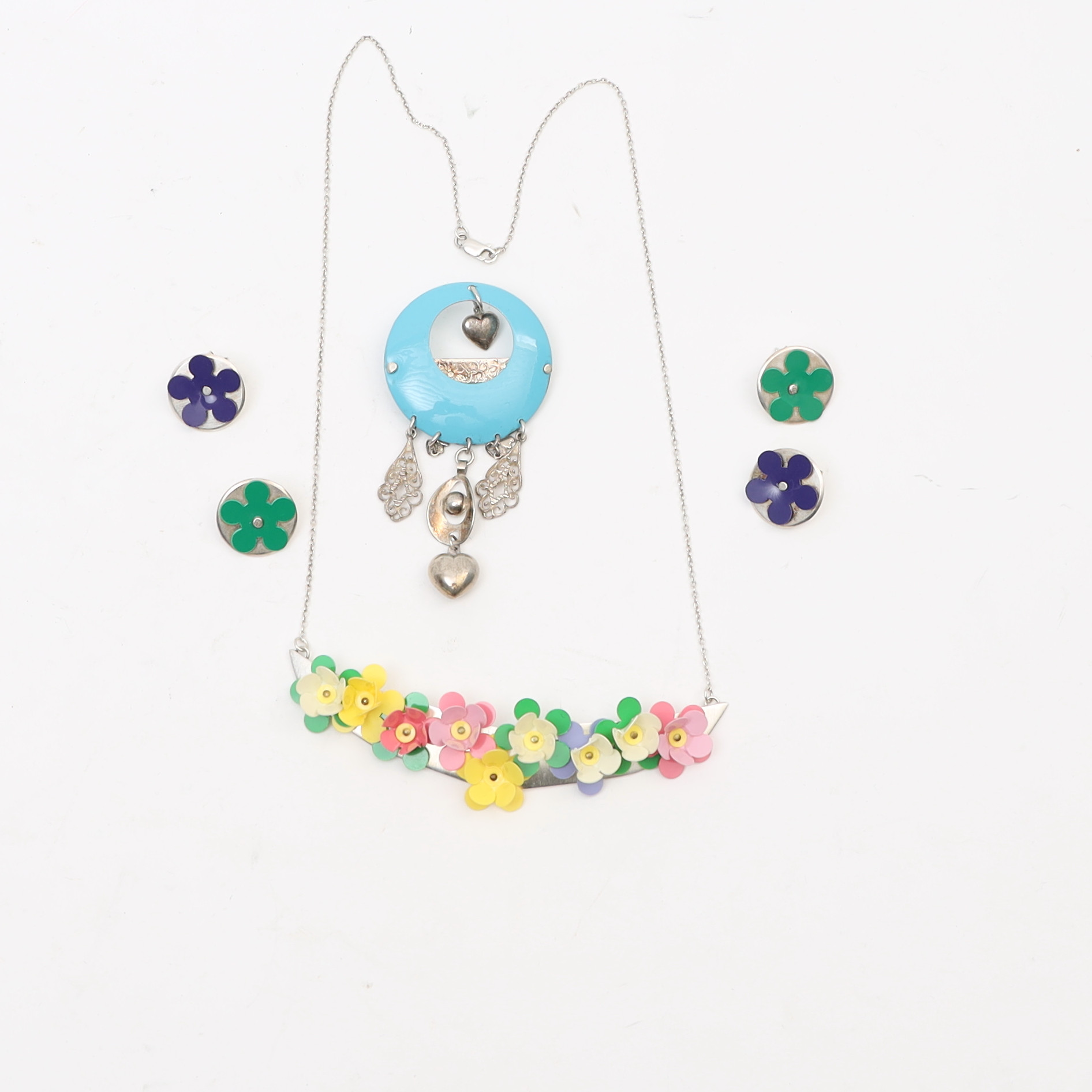 FRIDA LENNE. Smycken 6 delar, sterlingsilver, mestadels med majblommor.