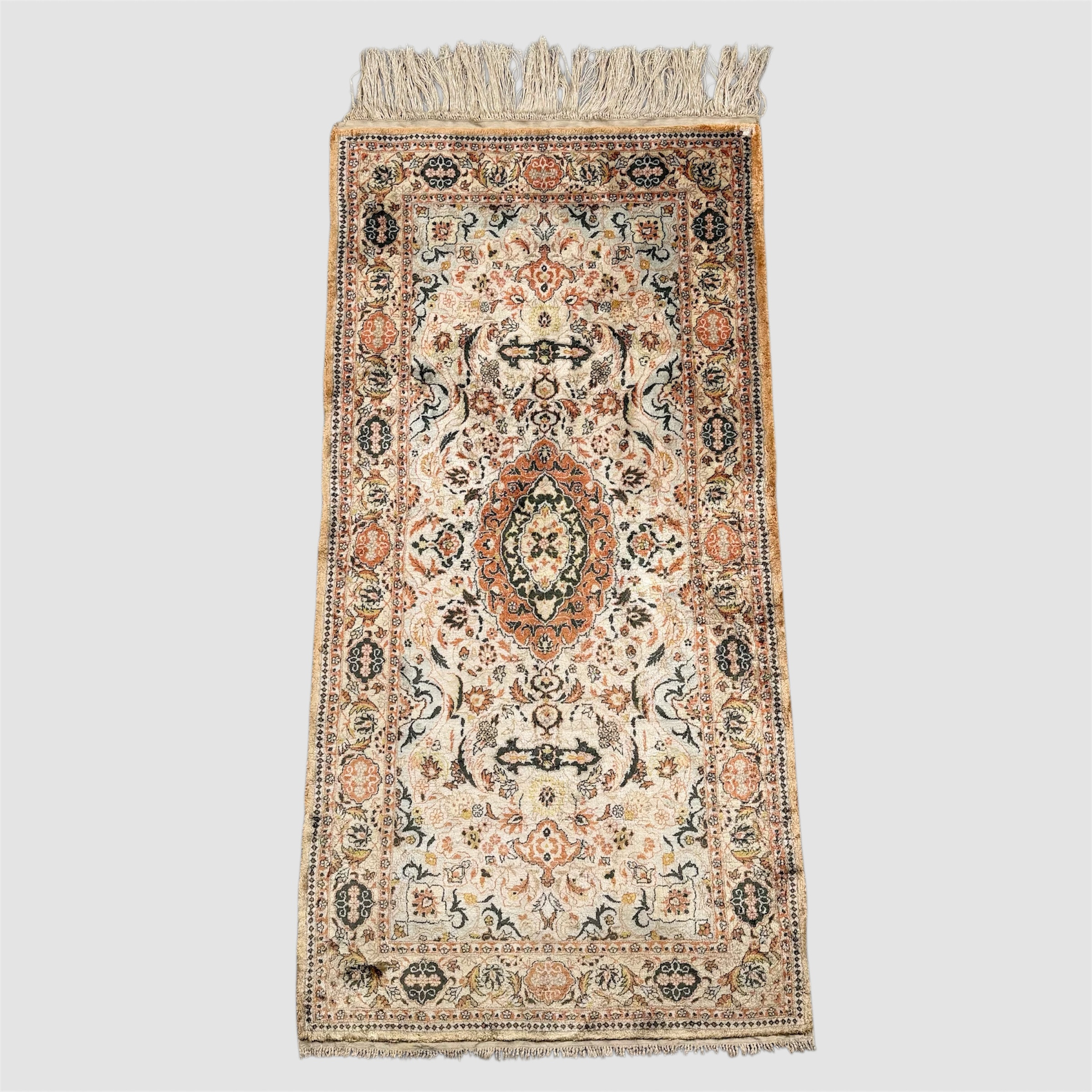 ORIENTMATTA, silke på silkesvarp, ca 123x62 cm.