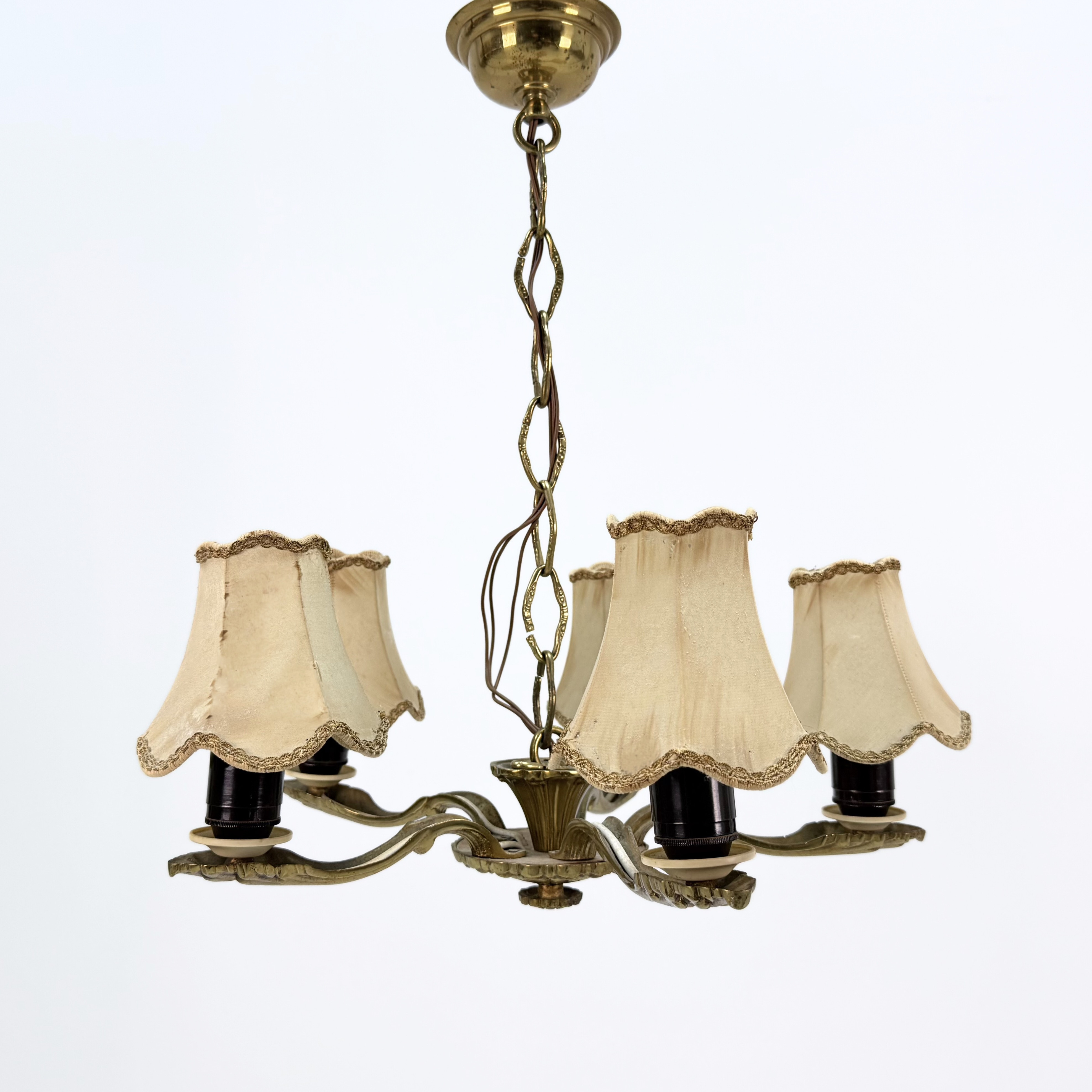 TAKLAMPA, 5 armad, mässing 1900 talets första hälft.