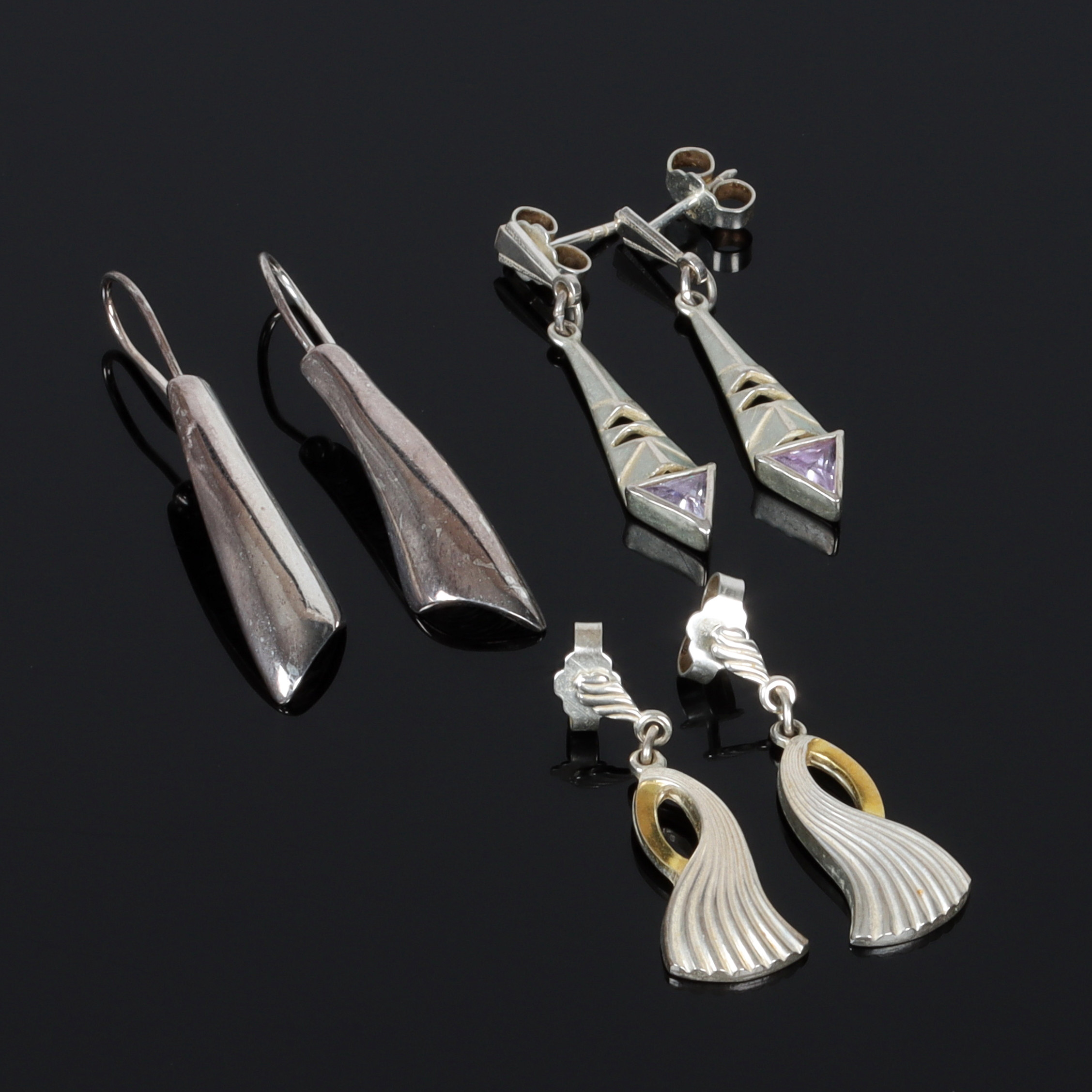 ÖRHÄNGEN, 3 par, sterlingsilver, bland annat med lila ametister, Handels AB IPO, Sundsvall, 1900-tal.