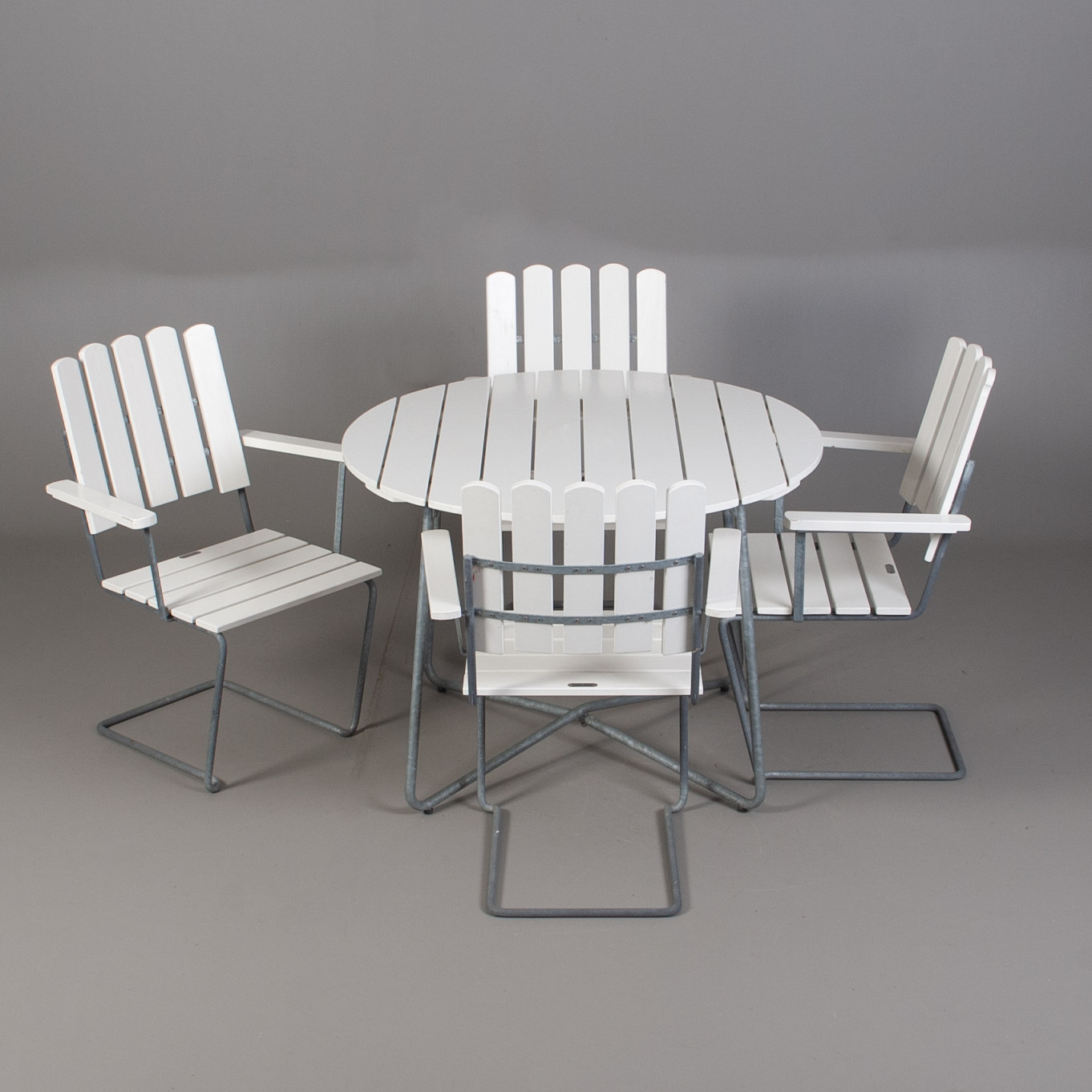 TRÄDGÅRDSGRUPP, Grythyttan Klassiker, A2 + Bord 9A 100, vitlackad.(5 delar).