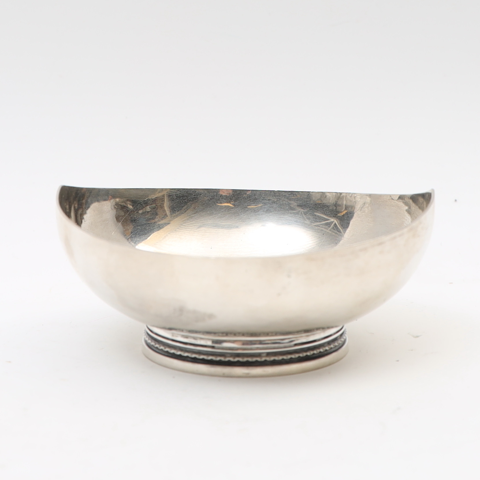 SKÅL PÅ FOTRING, SILVER, Mgab 1960.