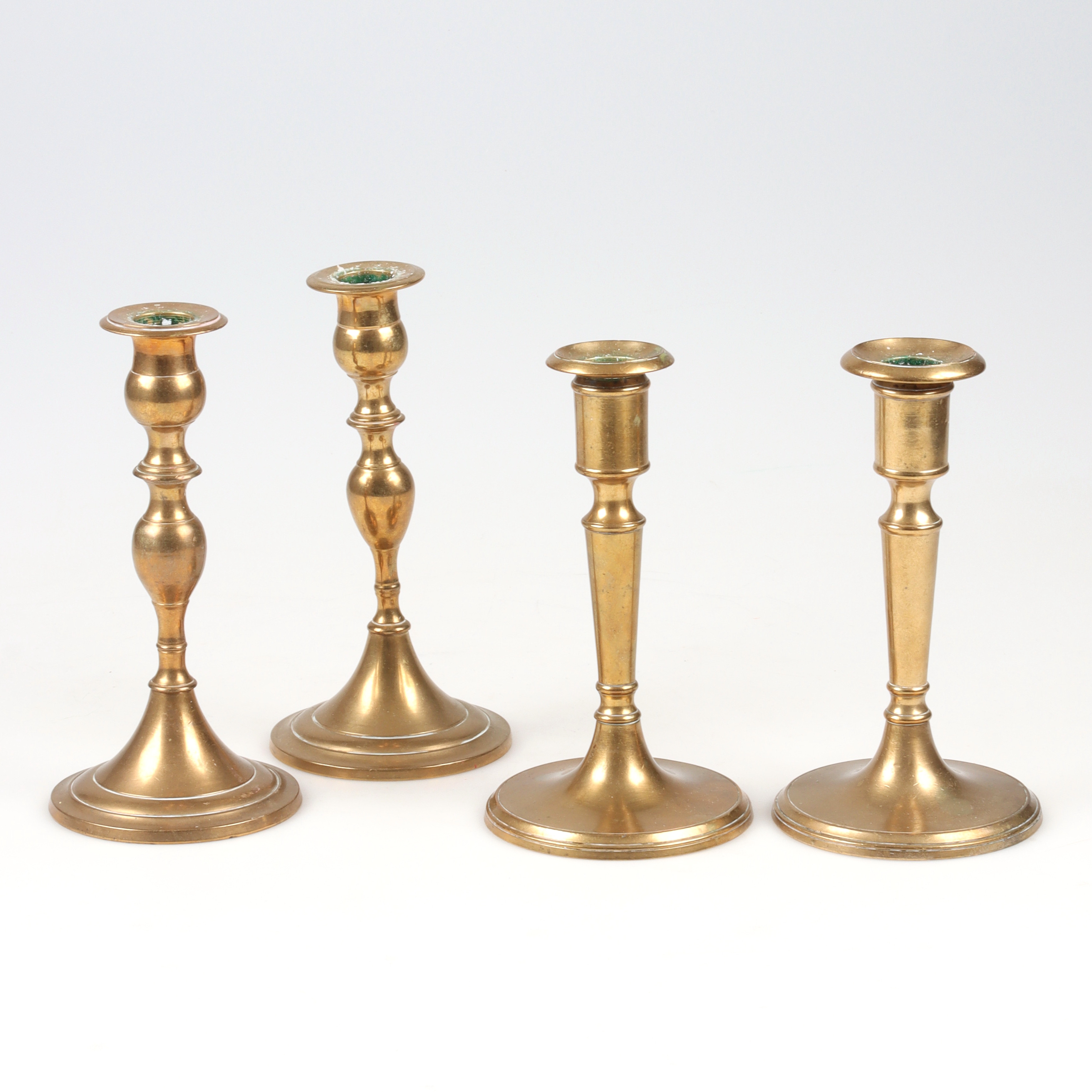 LJUSSTAKAR, 2 par, mässing, malm. Bl.a. Carl Keijser & Co, Västerås. 1900-talets första hälft.