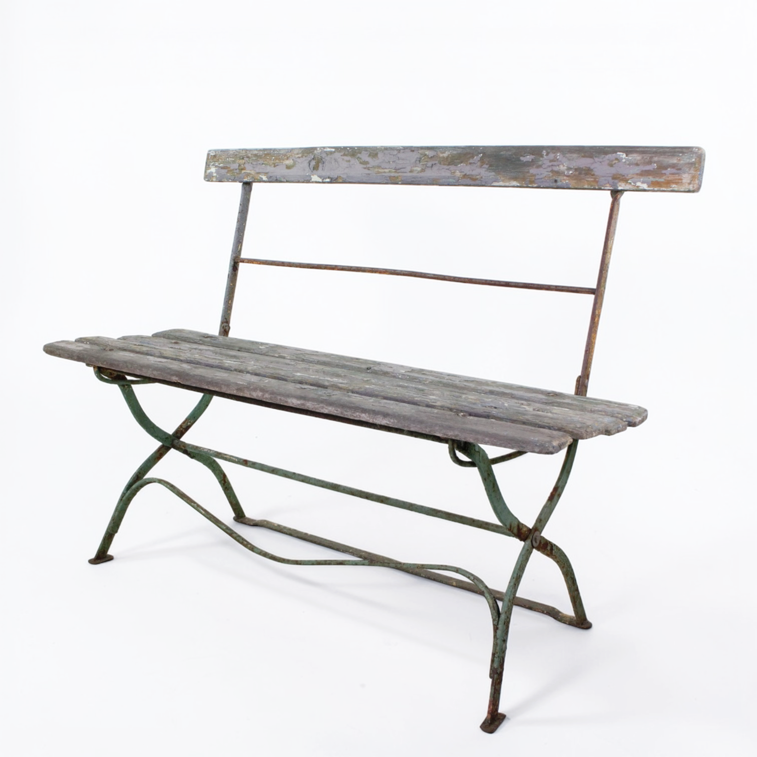 BRYGGERISOFFA, 1 st. stomme av plattjärn, sits och rygg av trä, vikbara, 1900-tal.
