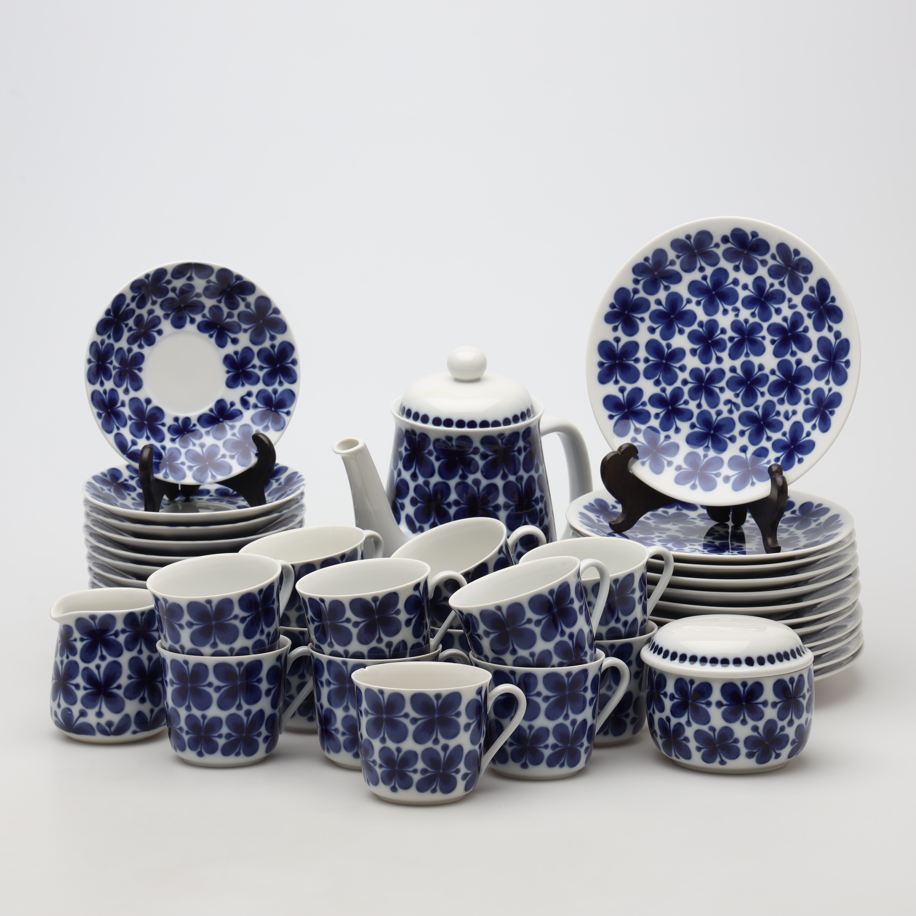 MARIANNE WESTMAN. KAFFESERVIS, 41 delar, porslin, "Mon Amie", Rörstrand.