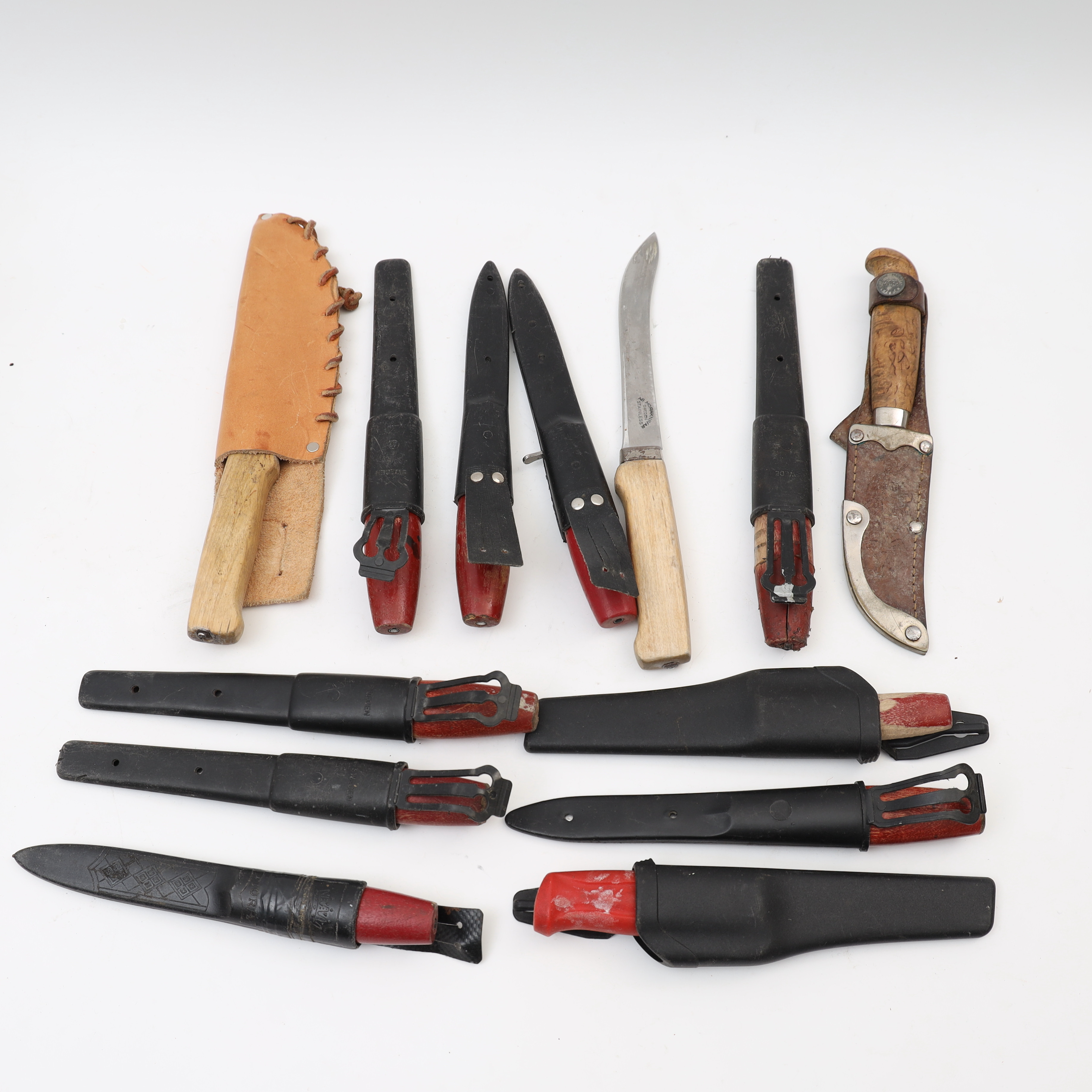 KNIVAR 13ST, mestadels Mora, Bland annat Erik Frost.