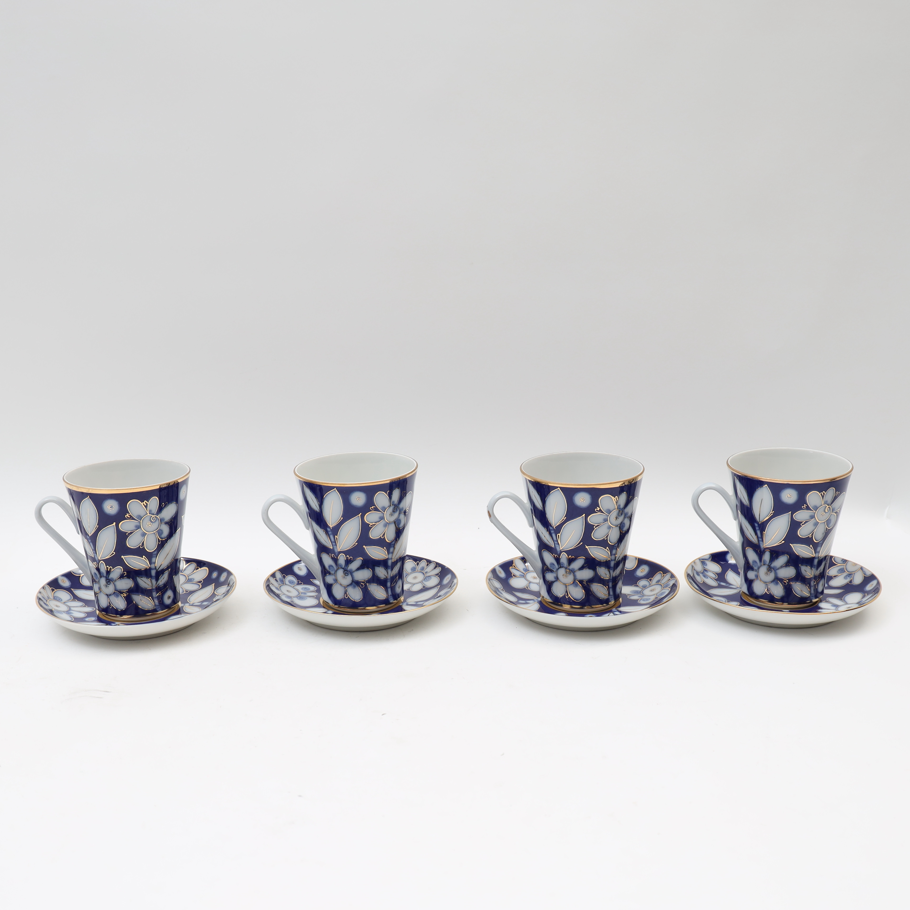 MUGGAR 4ST, Lomonosov, Ryssland, koboltblå dekor med förgyllning.