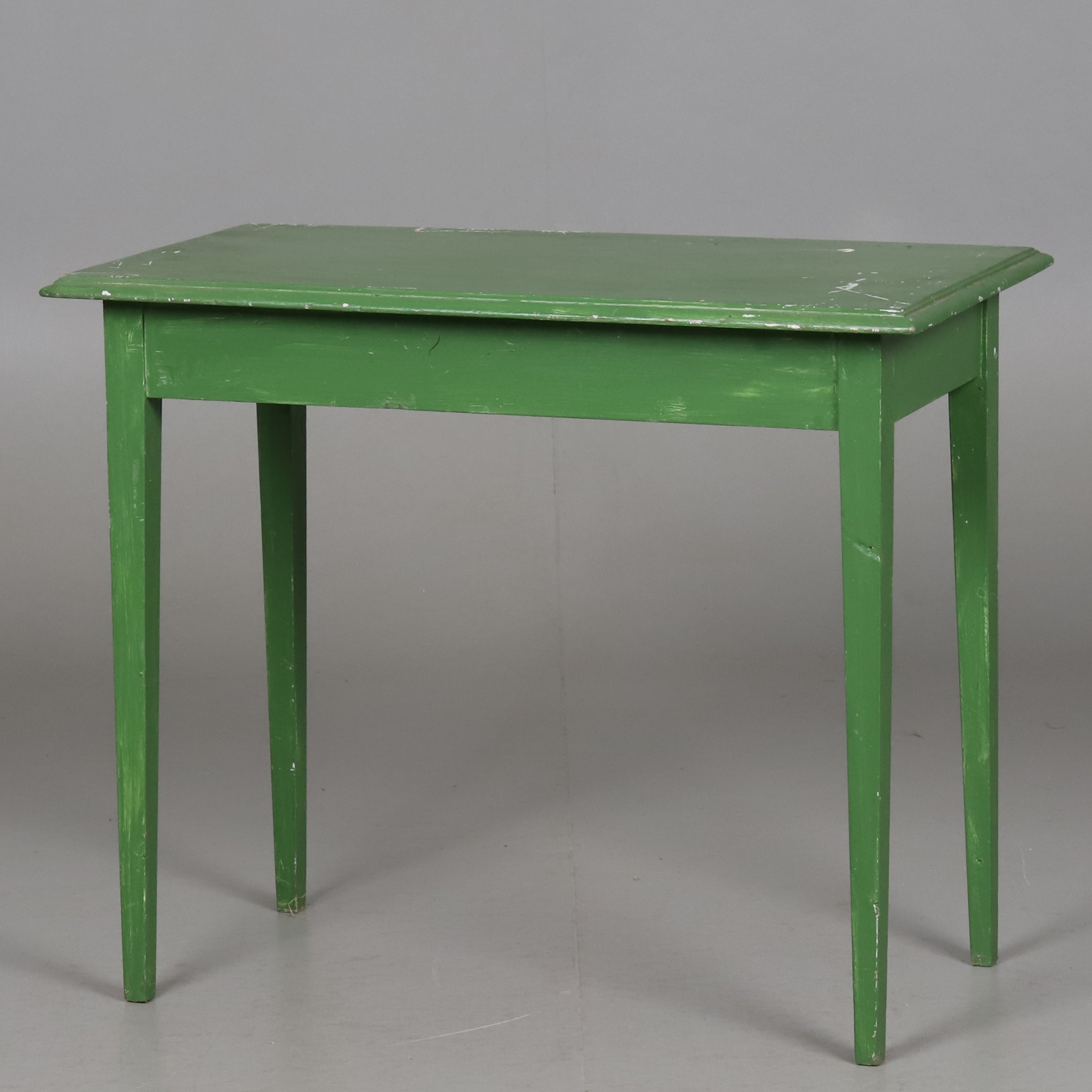 SIDOBORD, bemålat trä, 1900-talets första hälft.