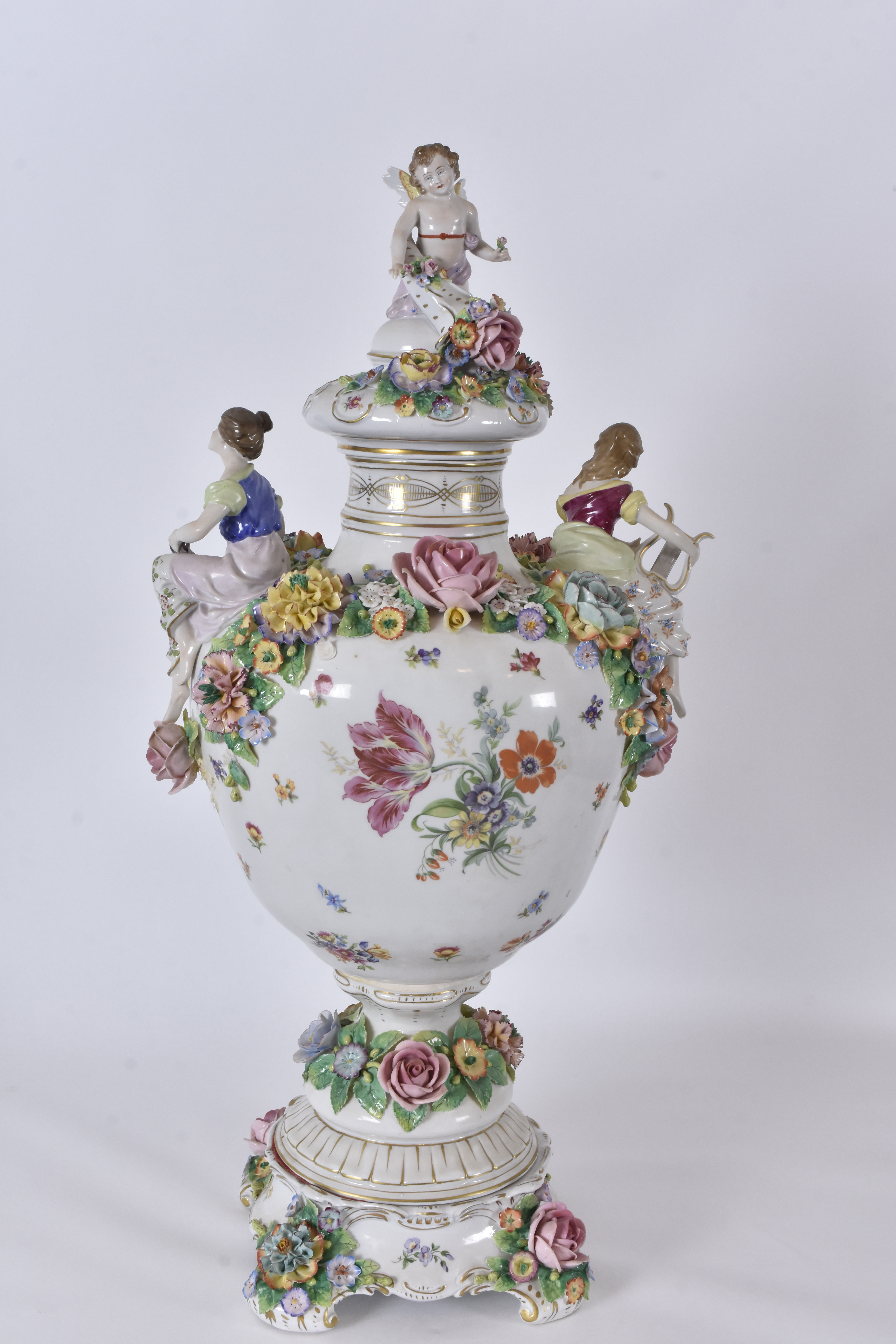 KOLOSSALURNA, porslin, Sitzendorff, 1900-talets 1 hälft.