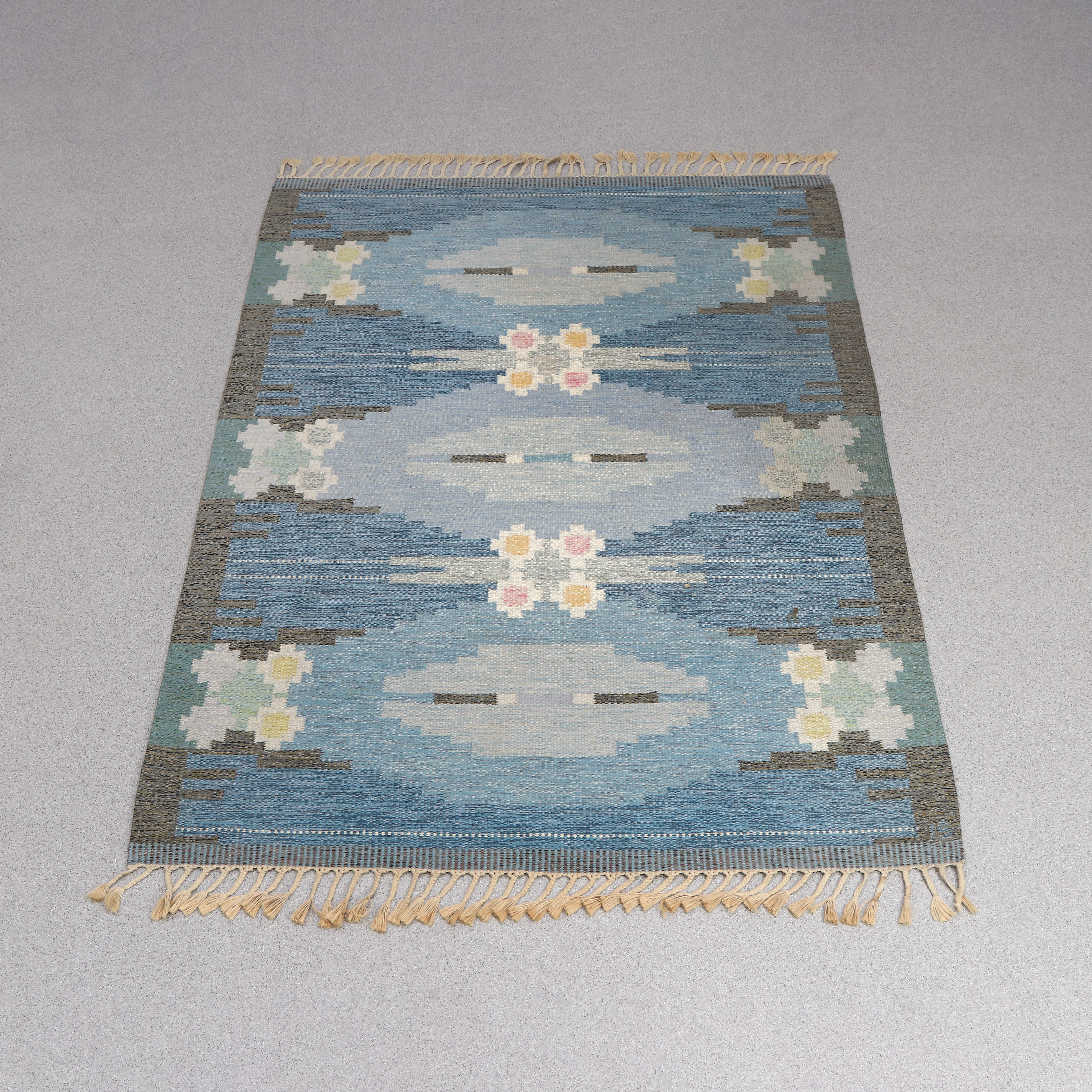 INGEGERD SILOW. MATTA. Rölakan, ull på linvarp. Signerad IS.