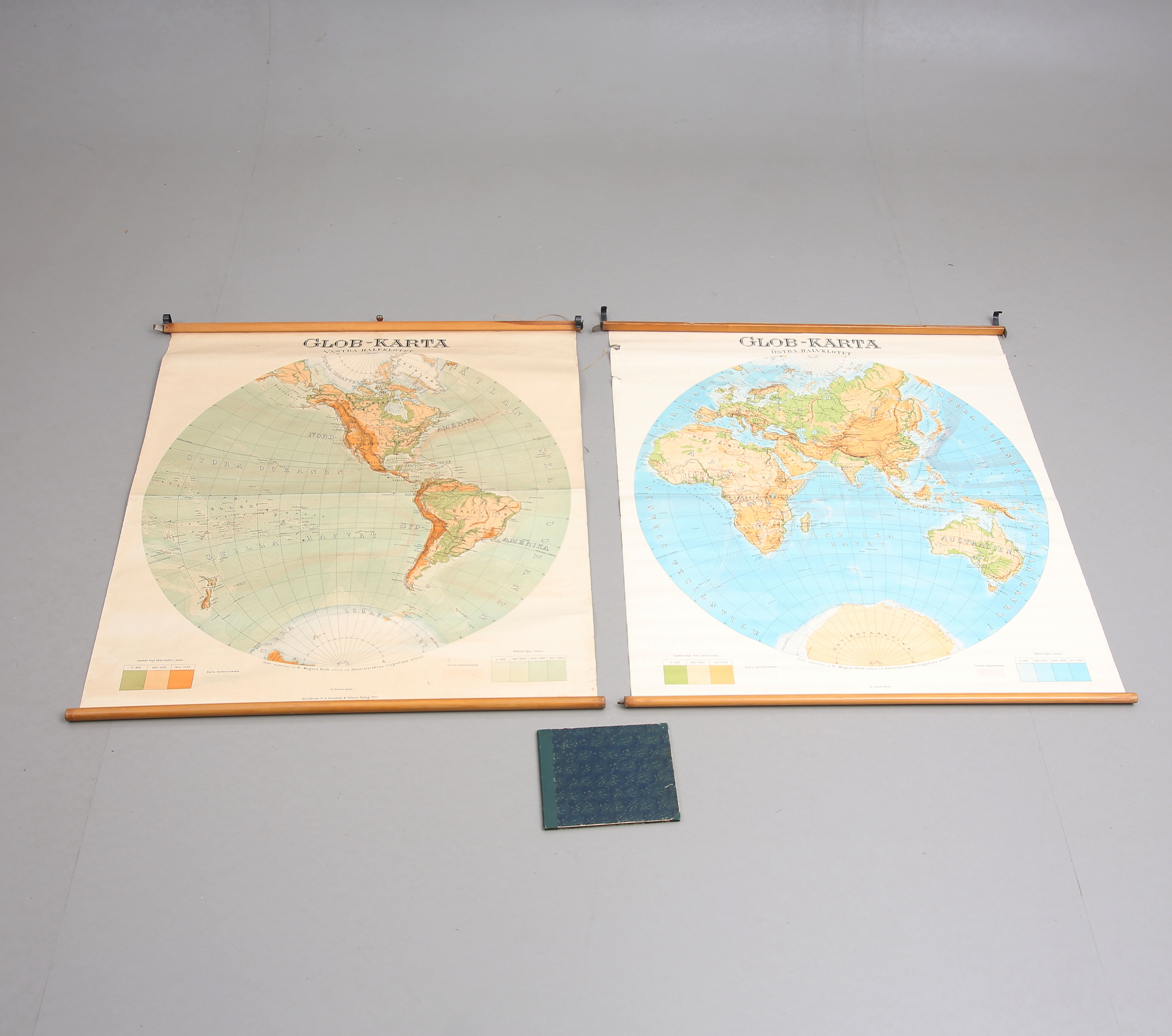 SKOLKARTOR samt ATLAS, 3 st, 1800/1900-tal.